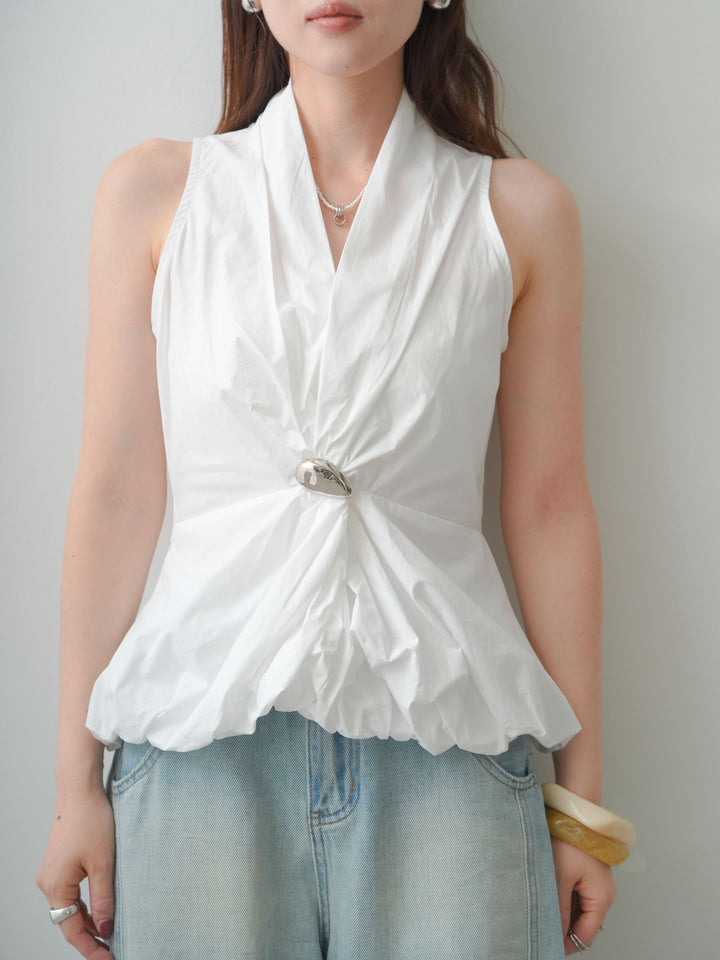 [予約]シルバーブローチ付ぺプラムツイストトップス/white