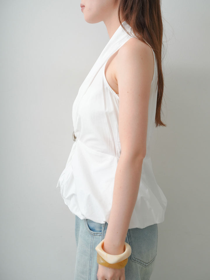 [予約]シルバーブローチ付ぺプラムツイストトップス/white