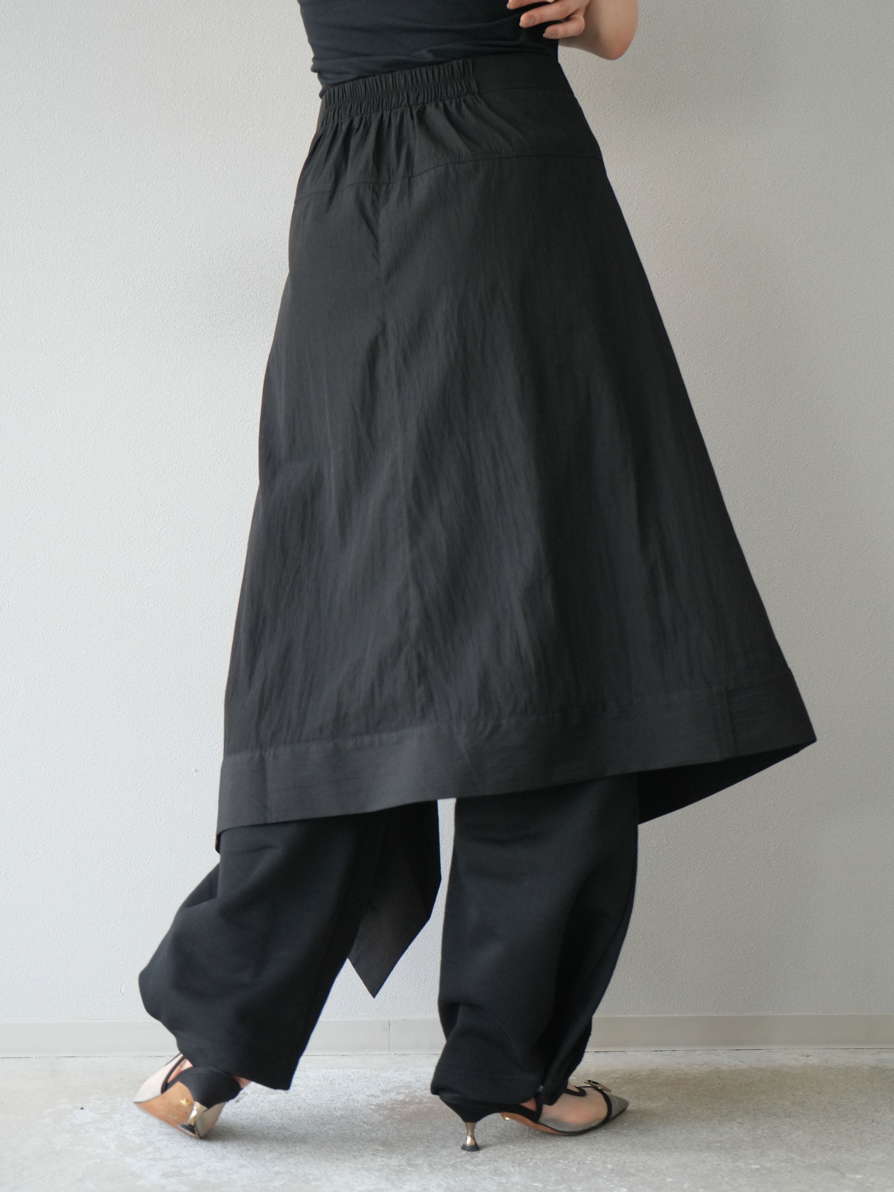予約]アシンメトリーレイヤードスカート/ブラック – Lumier