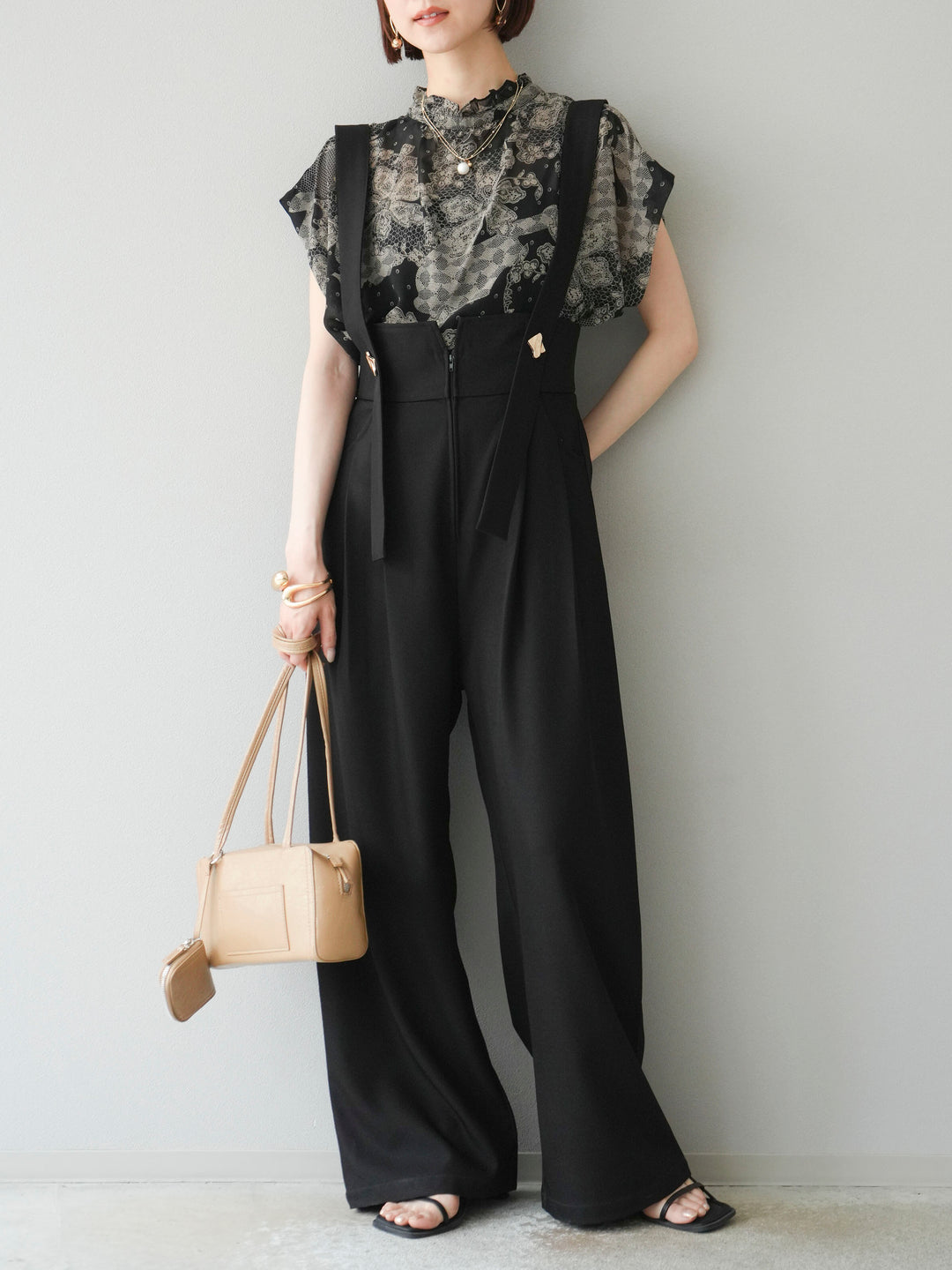 [予約]フラワーパターンフレンチスリーブブラウス/ブラック