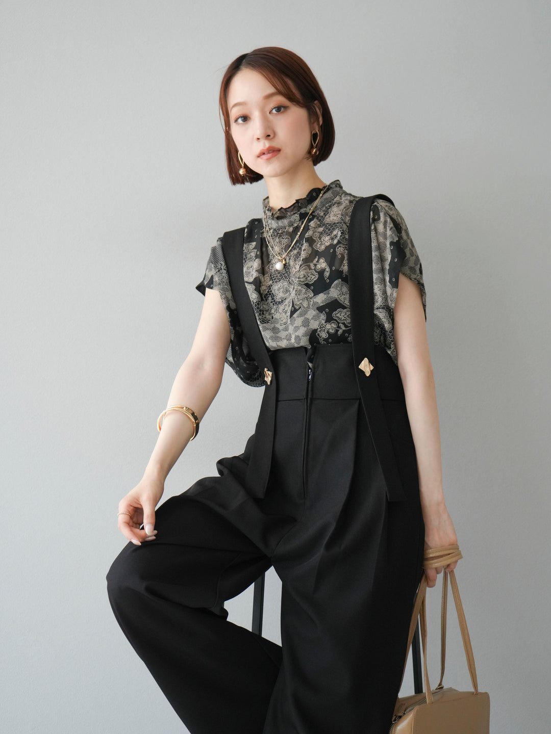 [予約]フラワーパターンフレンチスリーブブラウス/ブラック