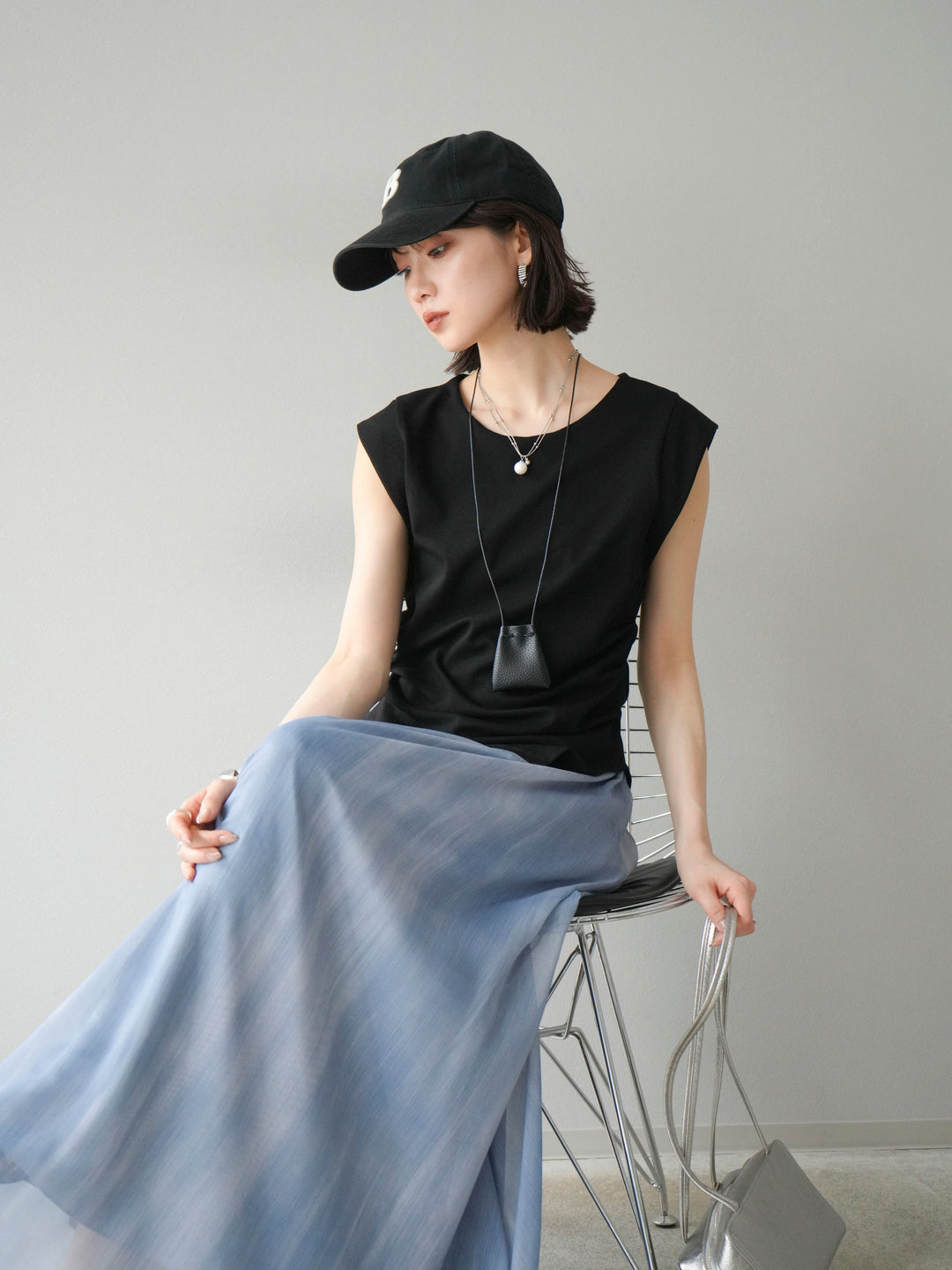 [予約]サイドギャザーTシャツ＆巾着レザーネックレスSET /ブラック