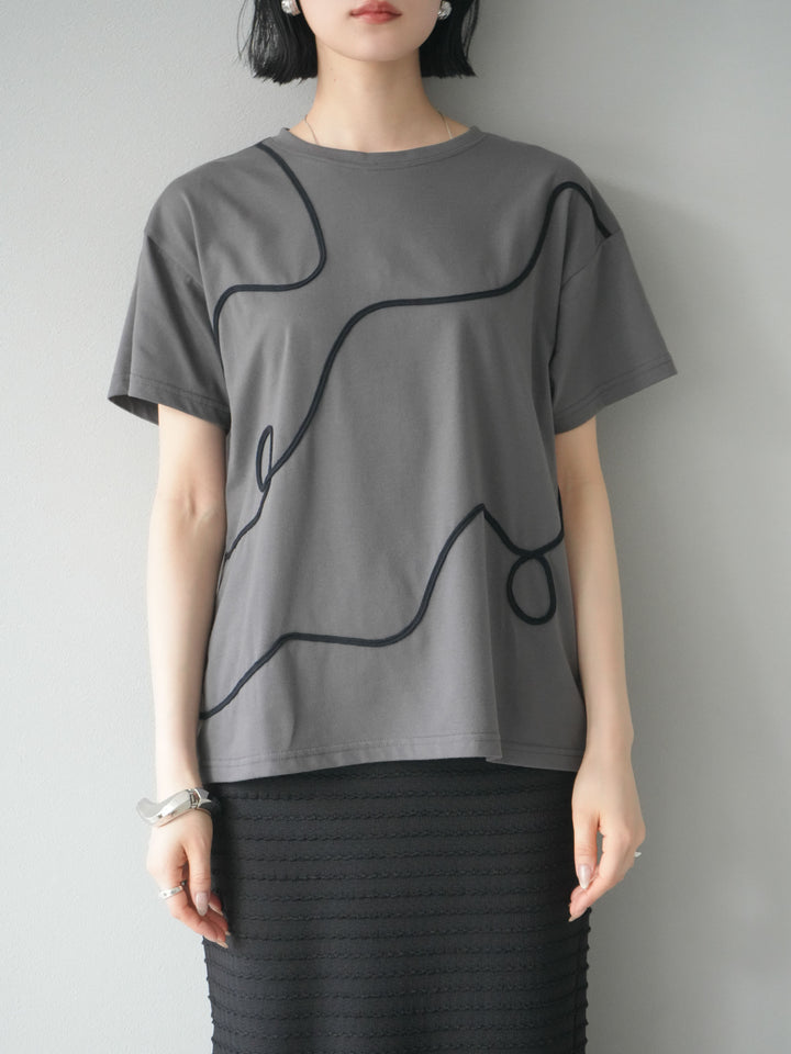 [予約]コード刺繍ルーズTシャツ/チャコール