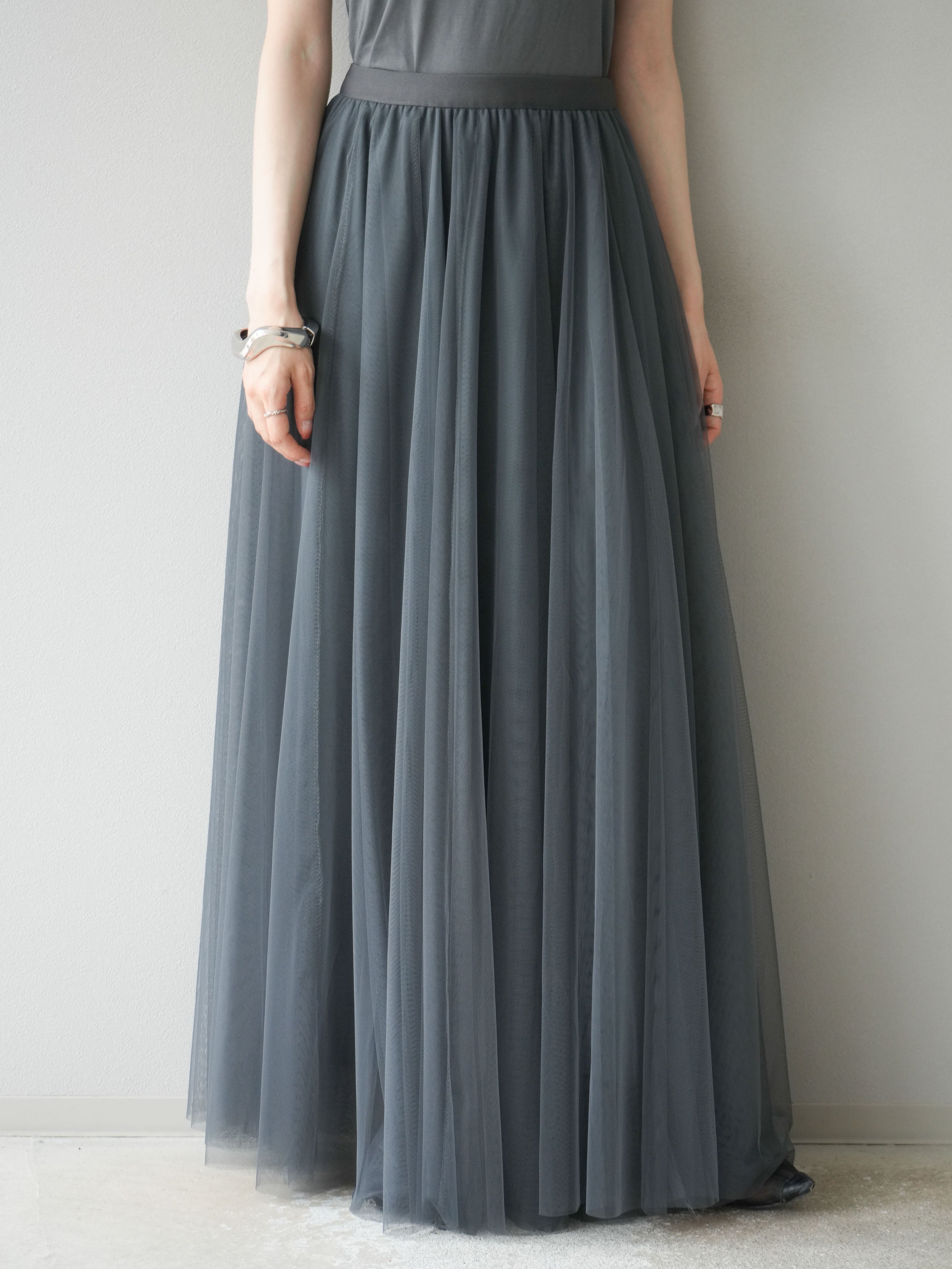 予約]チュールボリュームスカート/グレー – Lumier