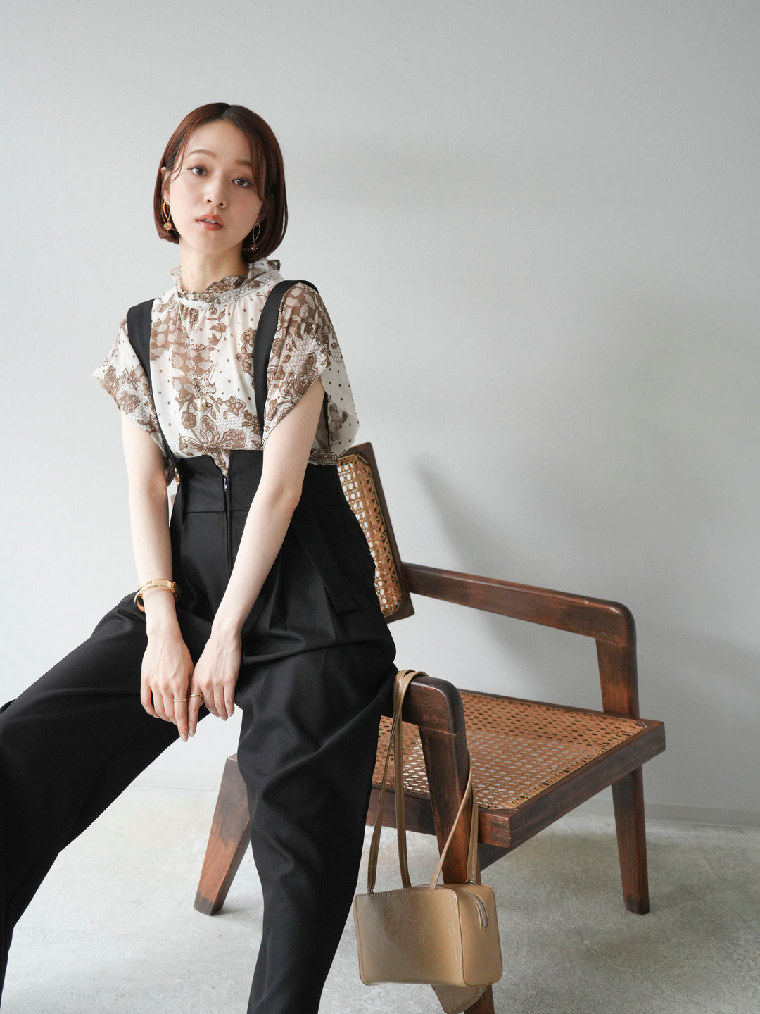 [予約]フラワーパターンフレンチスリーブブラウス/ベージュ