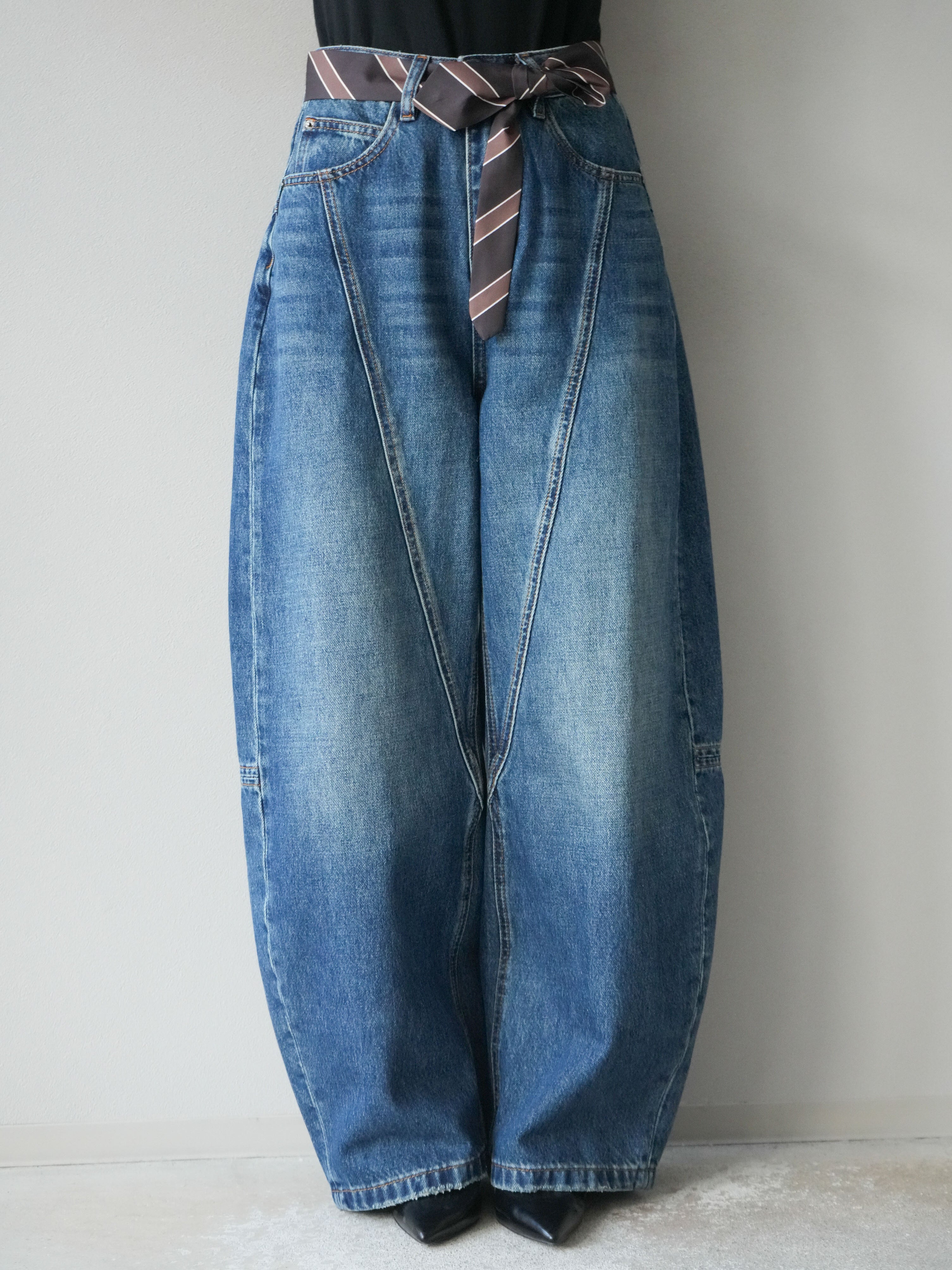 予約]スカーフベルト付カーブデニムパンツ/ブルー – Lumier