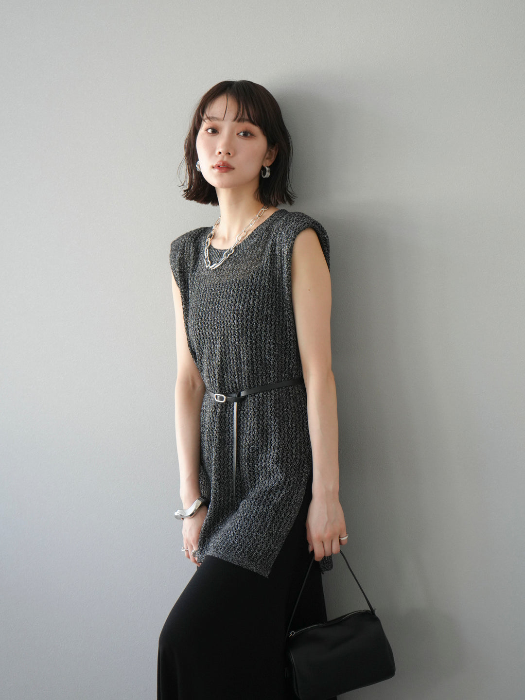 【預購】繫腰帶網眼針織連身裙/黑色