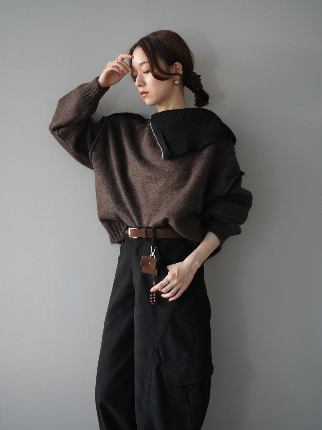 [予約]ZIPハイネックバイカラーニットプルオーバー/brown