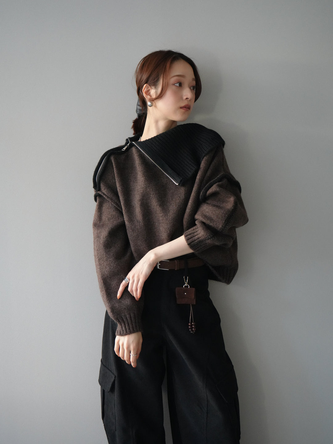 [予約]ZIPハイネックバイカラーニットプルオーバー/brown