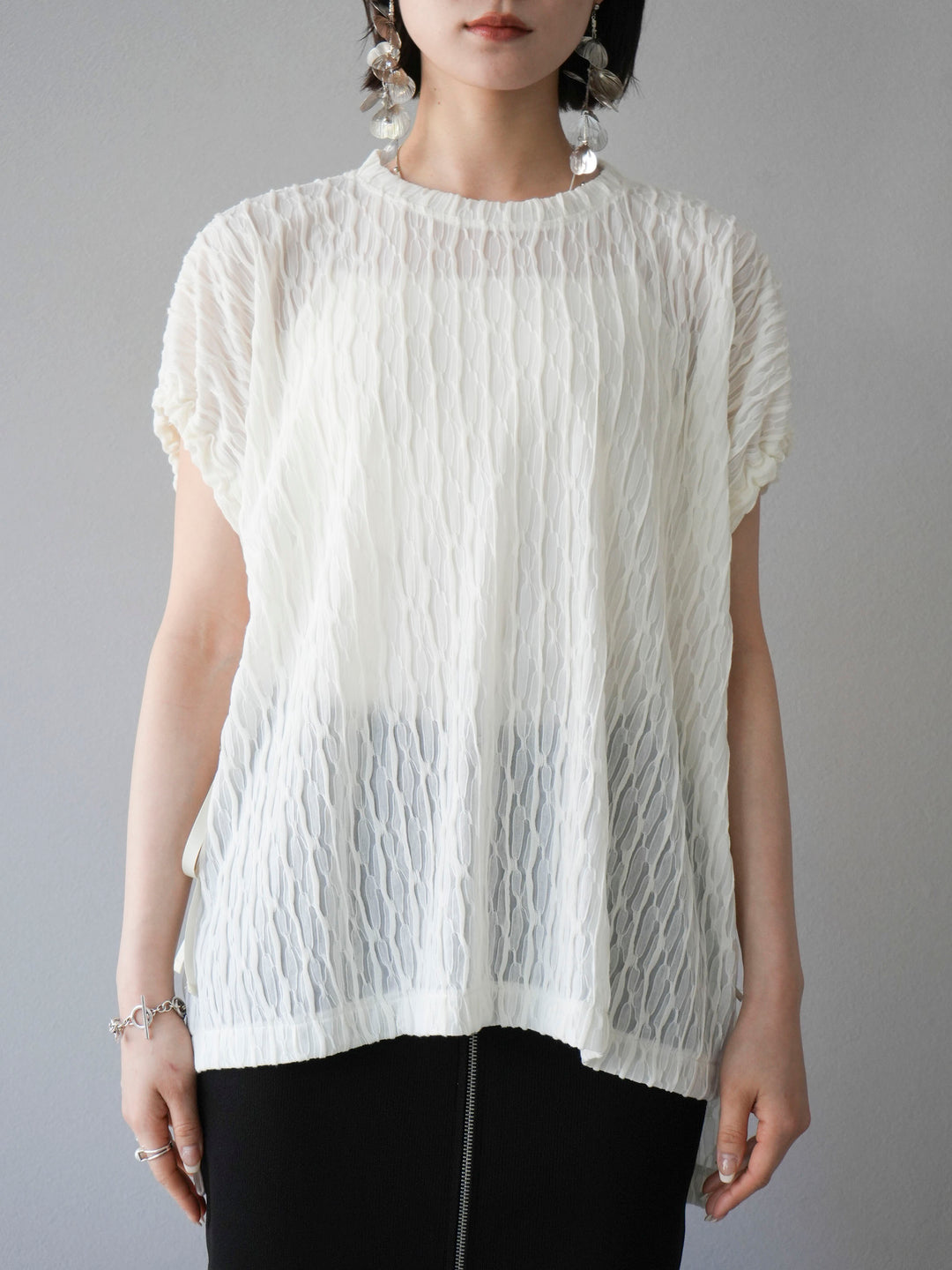 [Pre-order] Arm shirring sheer design mellow pullover/ivory