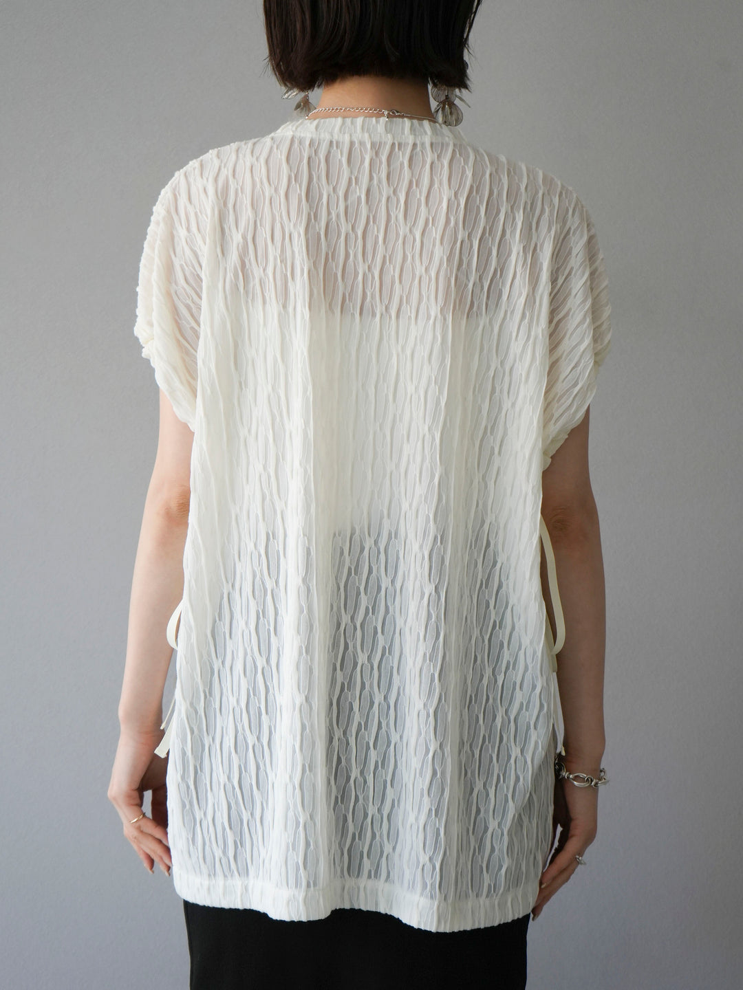 [Pre-order] Arm shirring sheer design mellow pullover/ivory