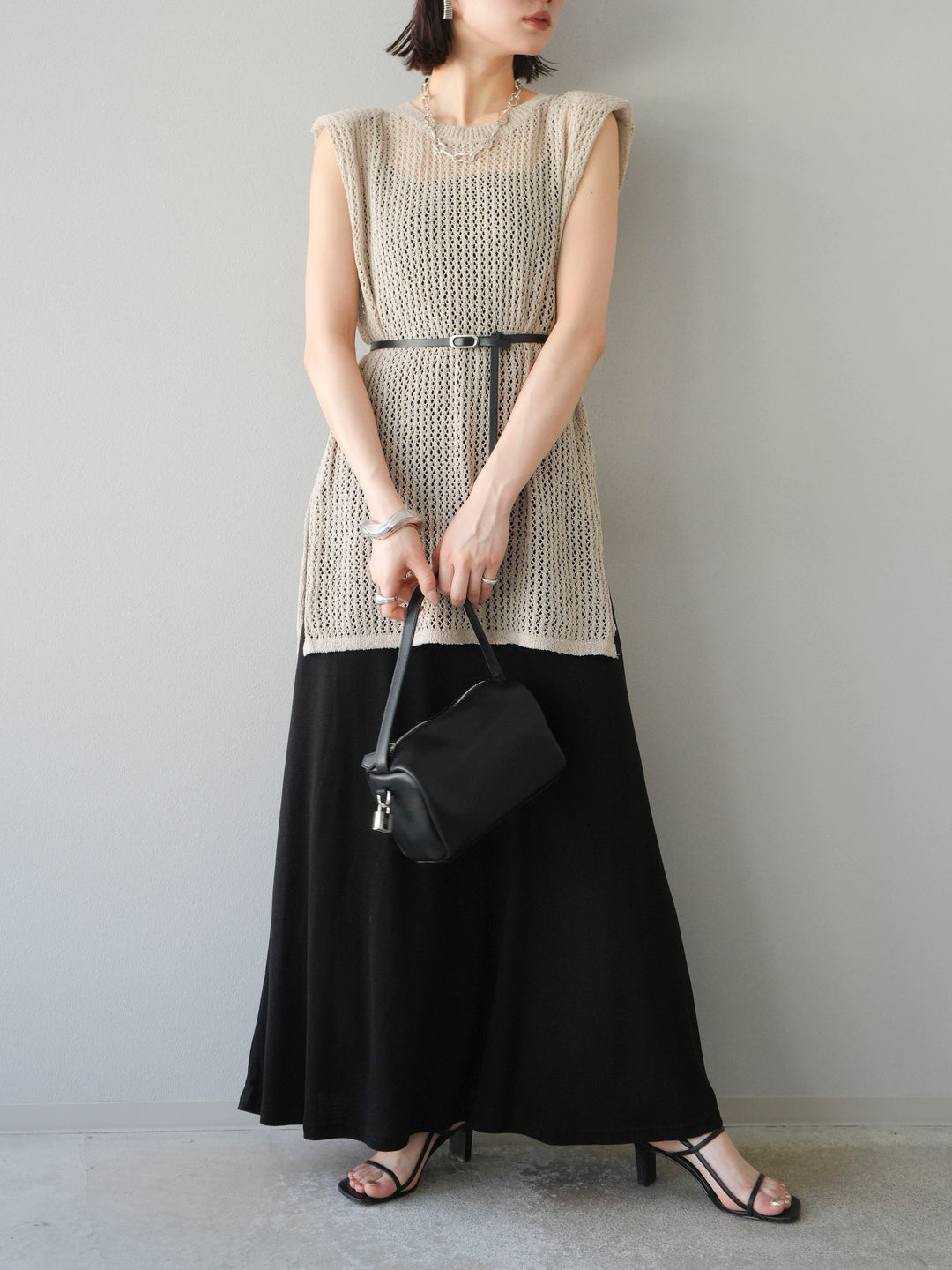 【預購】繫腰帶網眼針織連身裙/米色