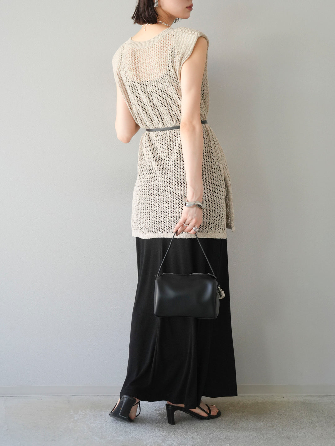 【預購】繫腰帶網眼針織連身裙/米色