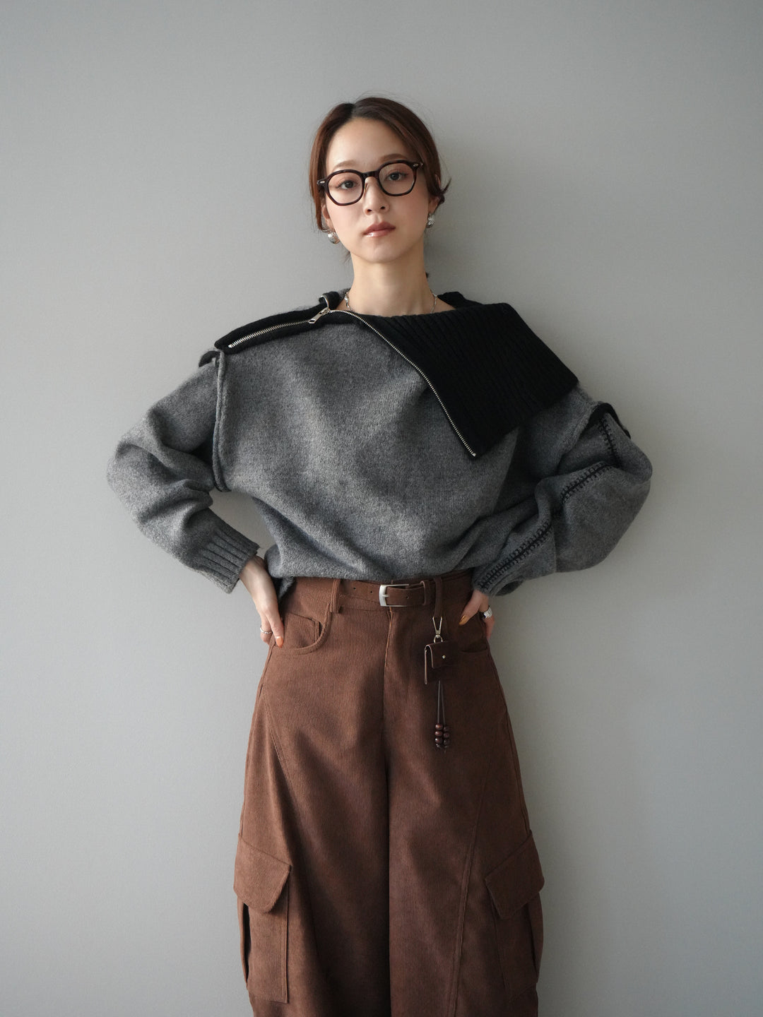 [予約]ZIPハイネックバイカラーニットプルオーバー/charcoal