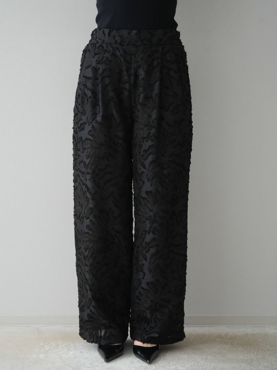 【預購】透視提花褶皺寬褲/黑