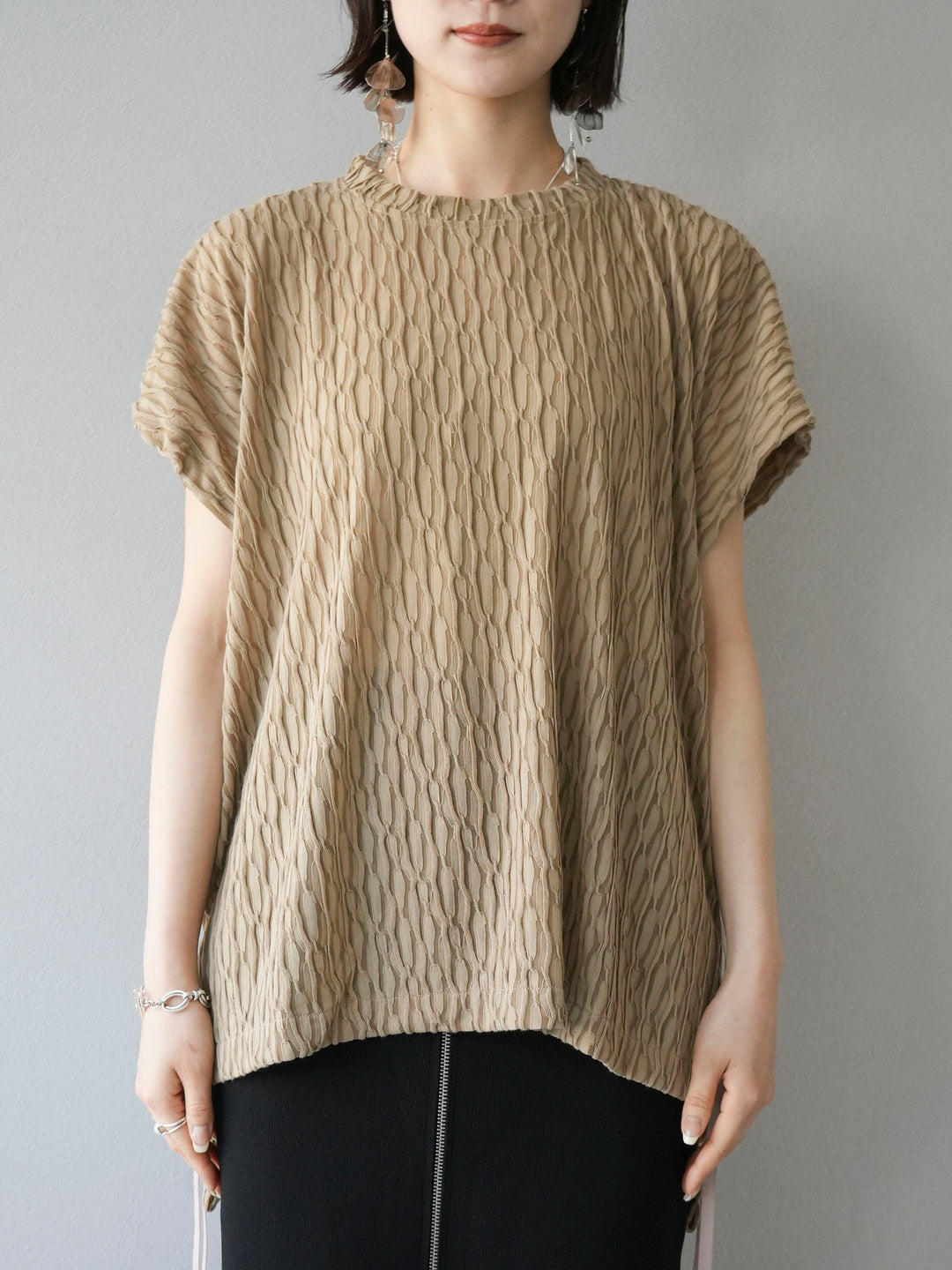 [Pre-order] Arm shirring sheer design mellow pullover/beige