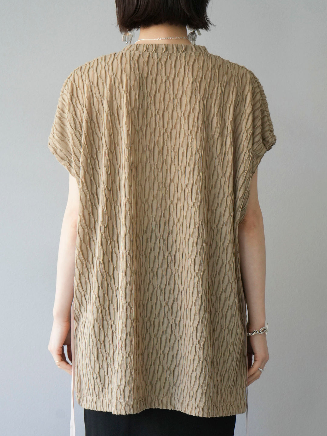 [Pre-order] Arm shirring sheer design mellow pullover/beige