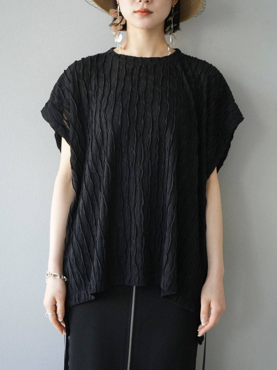 [Pre-order] Arm shirring sheer design mellow pullover/black