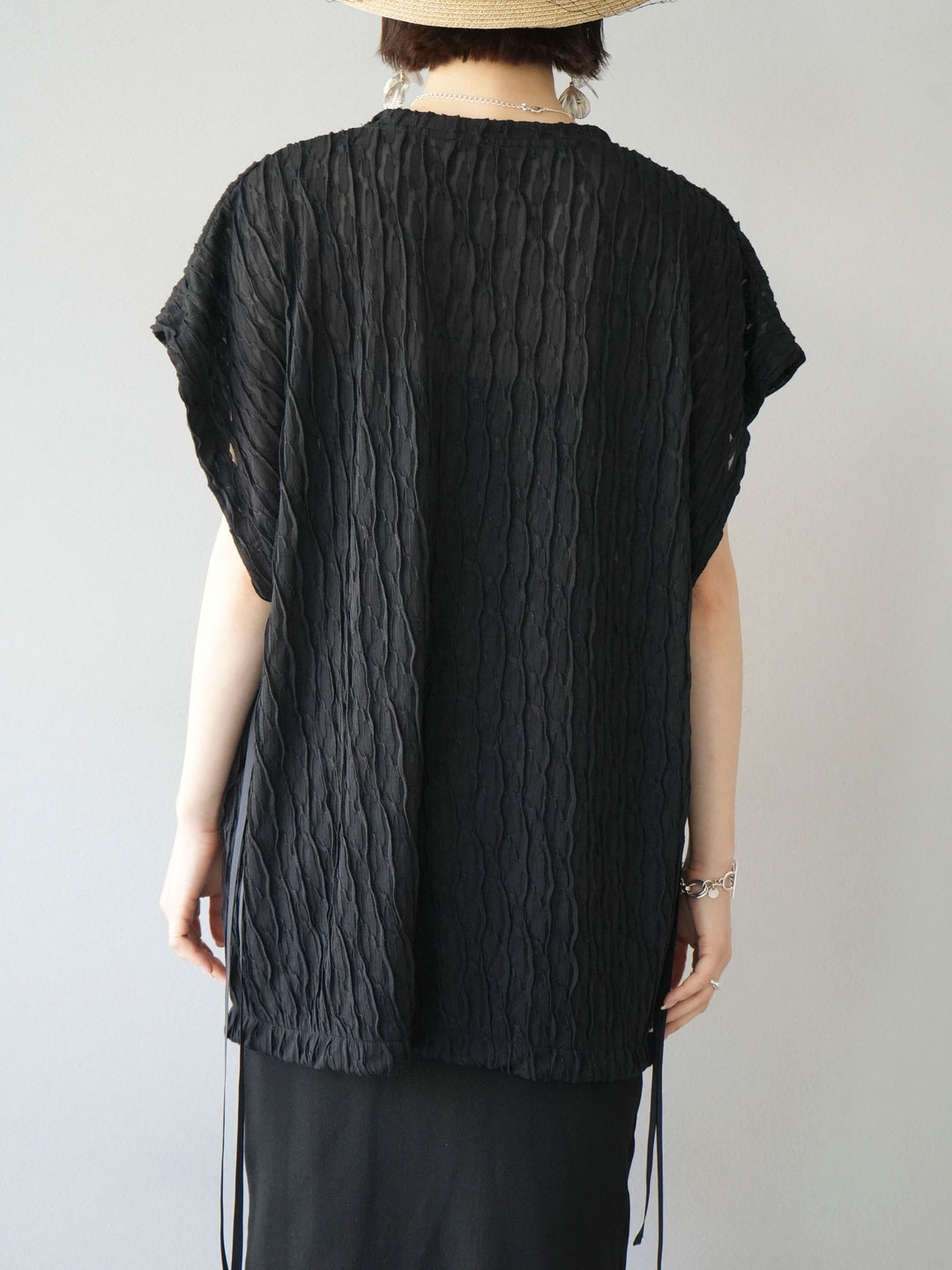 [Pre-order] Arm shirring sheer design mellow pullover/black