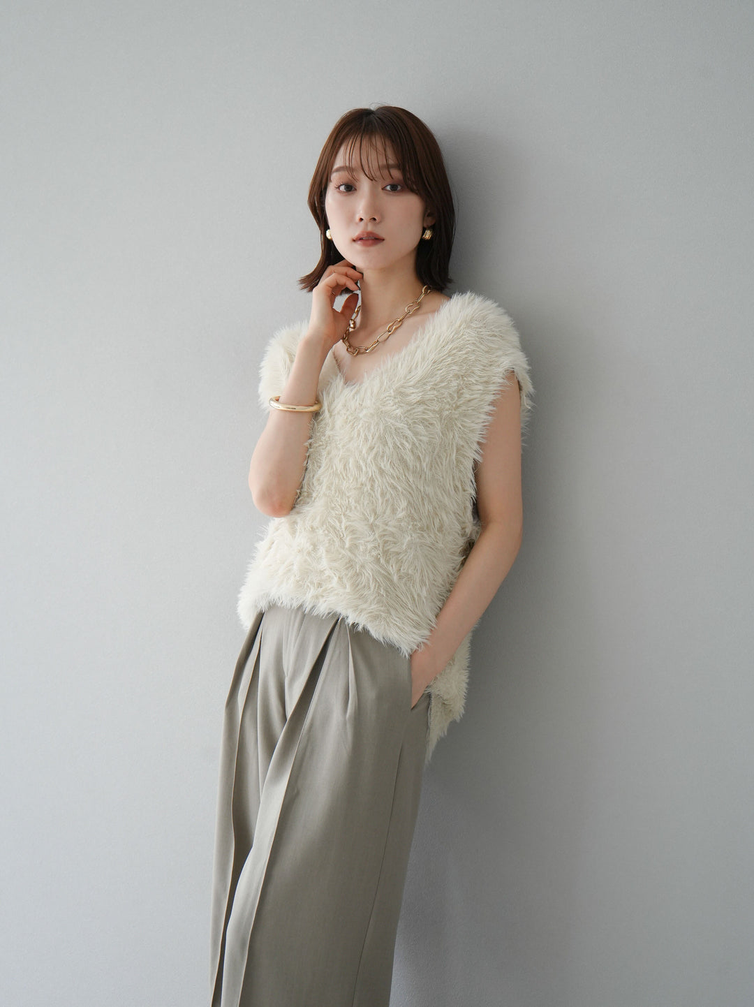 [予約]Vネックシャギールーズベスト/アイボリー