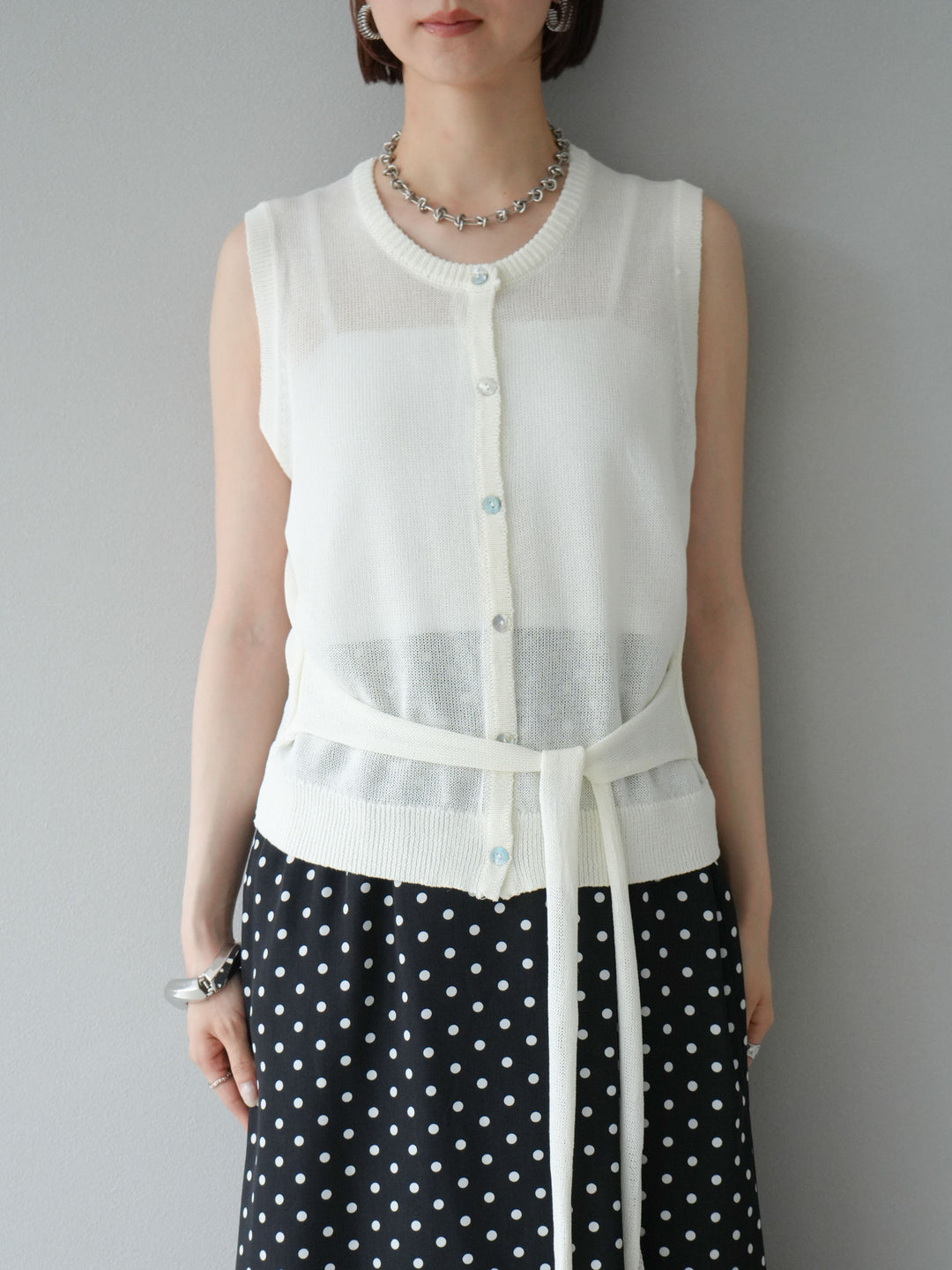 [予約]ウエストベルトニットベスト/アイボリー