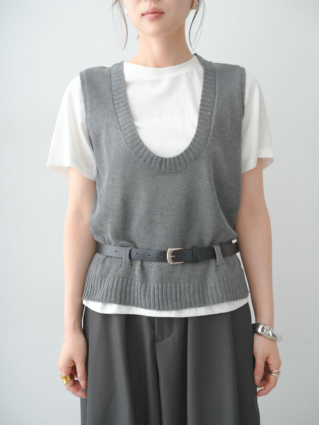 [予約]ベルト付ニットベストレイヤードデザイントップス/gray