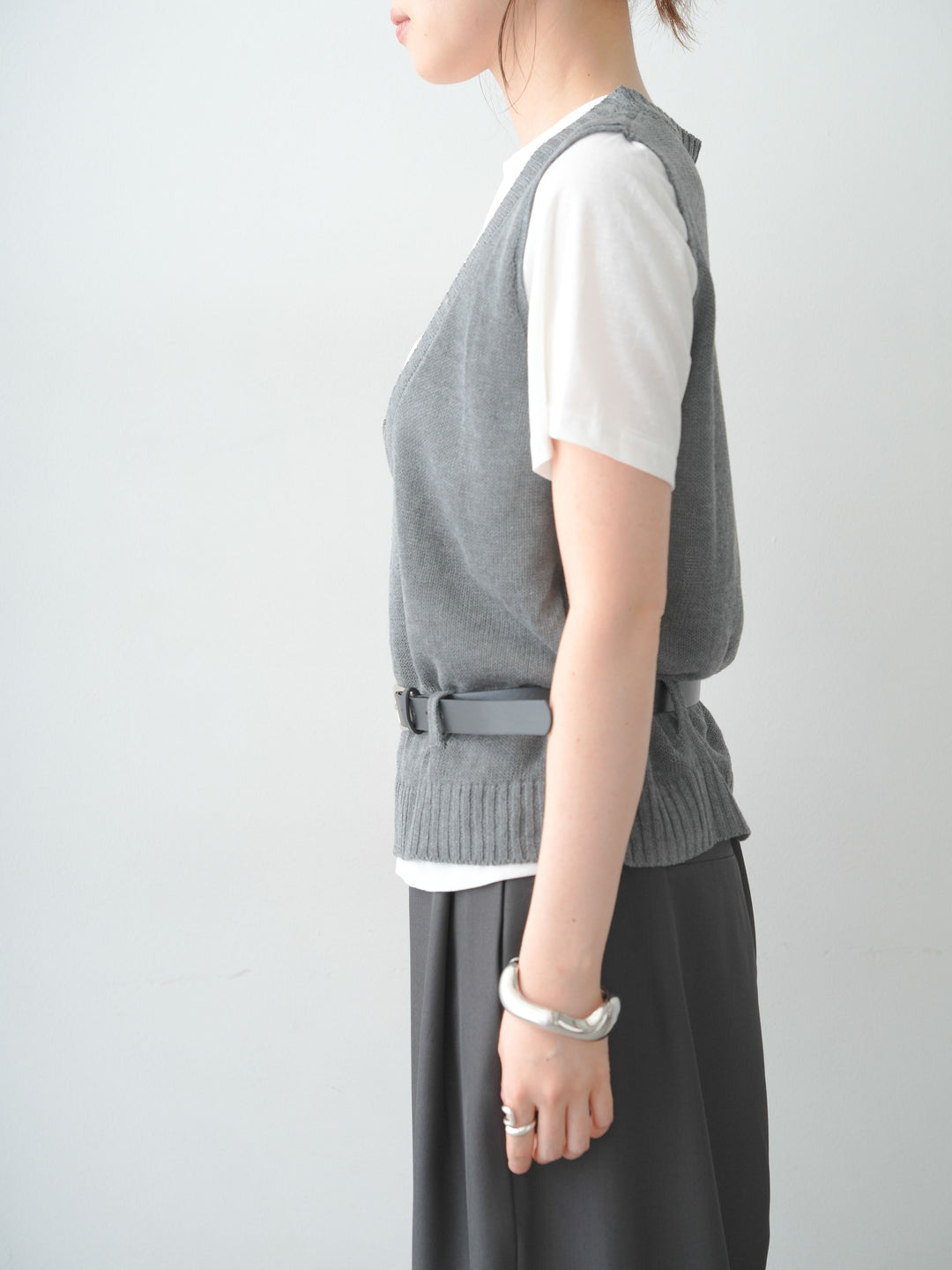 [予約]ベルト付ニットベストレイヤードデザイントップス/gray