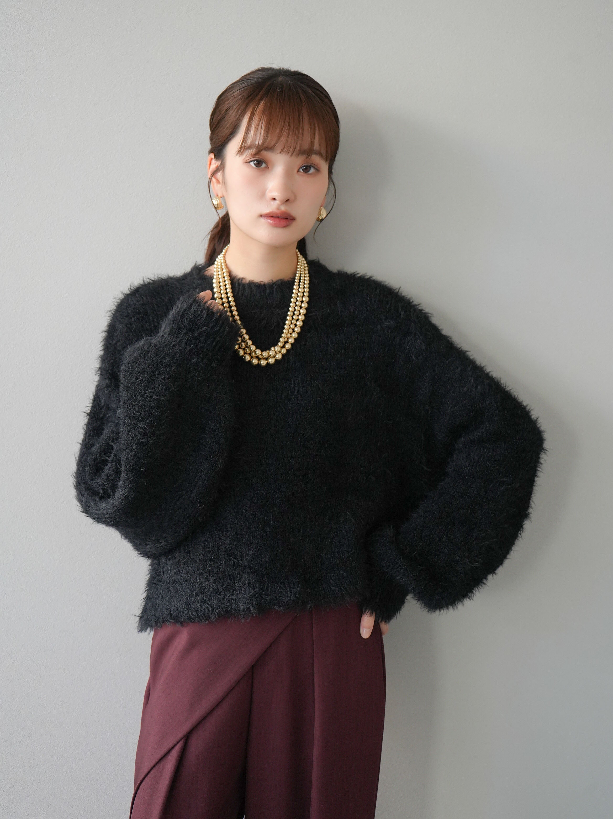 予約]プチネッククロップドシャギーニット/ブラック – Lumier