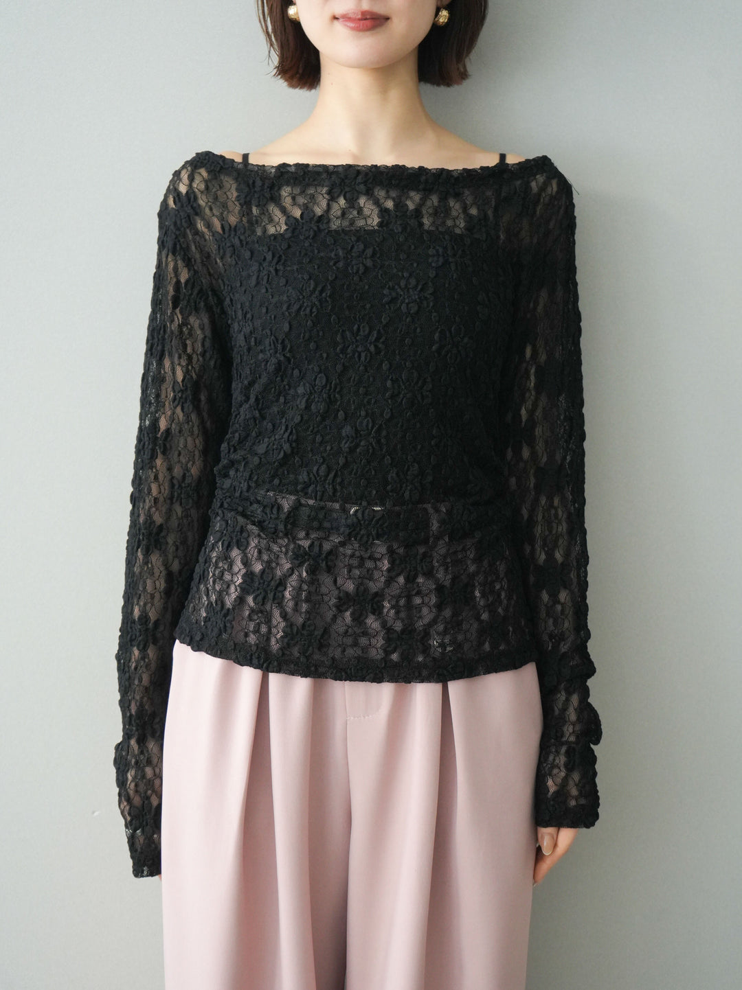 [予約]サイドギャザーレーストップス/black