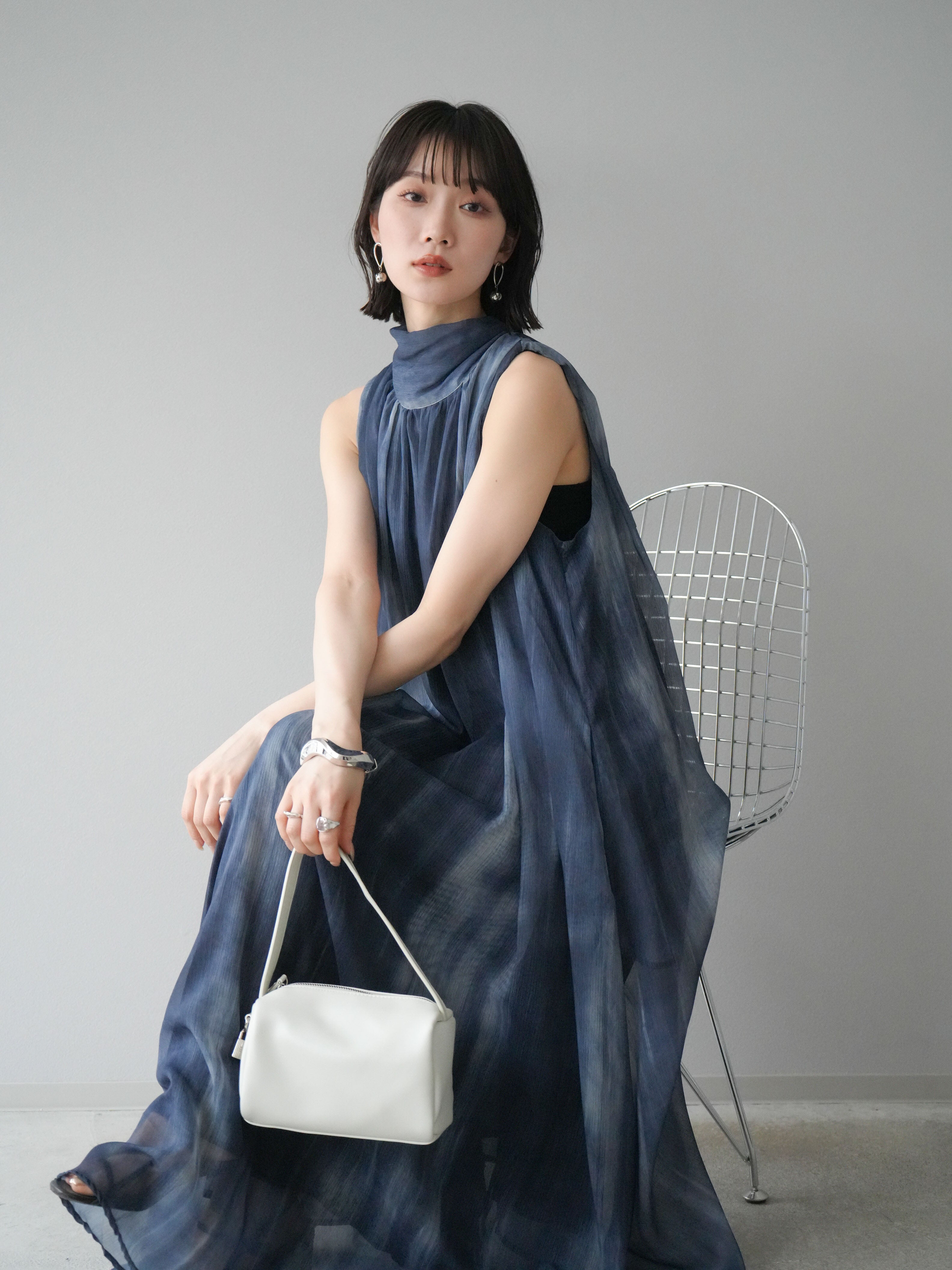 2点セット*ホルターネックシアーワンピース SET]ニュアンス柄ホルターネックシアーワンピース+選べるアクセ