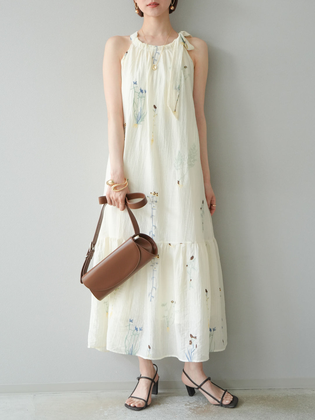 [予約]フラワー刺繍ホルターワンピース/アイボリー