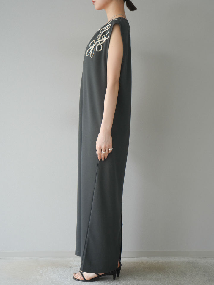 [予約]ライトポンチコード刺繍ワンピース/チャコール