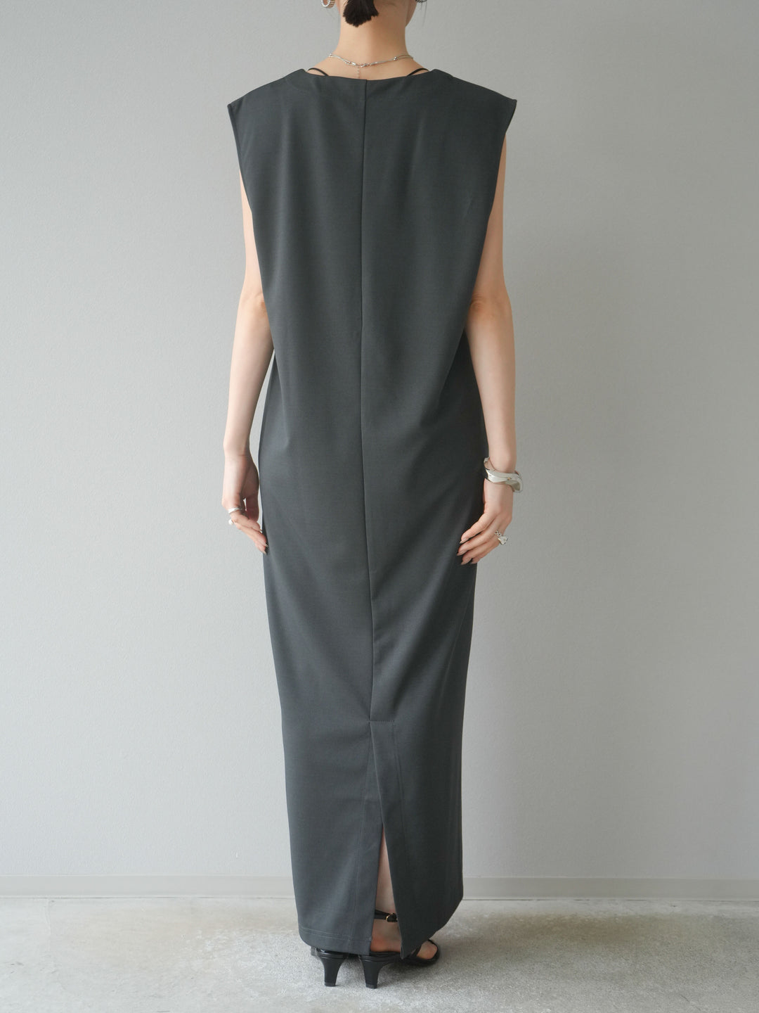 [予約]ライトポンチコード刺繍ワンピース/チャコール