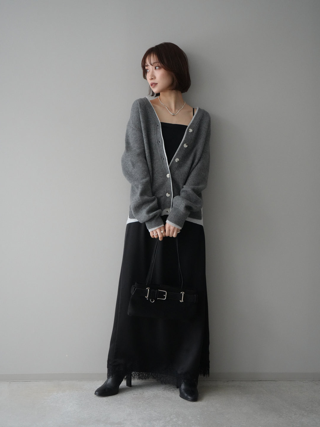 [予約]裾レースサテンナロースカート/black