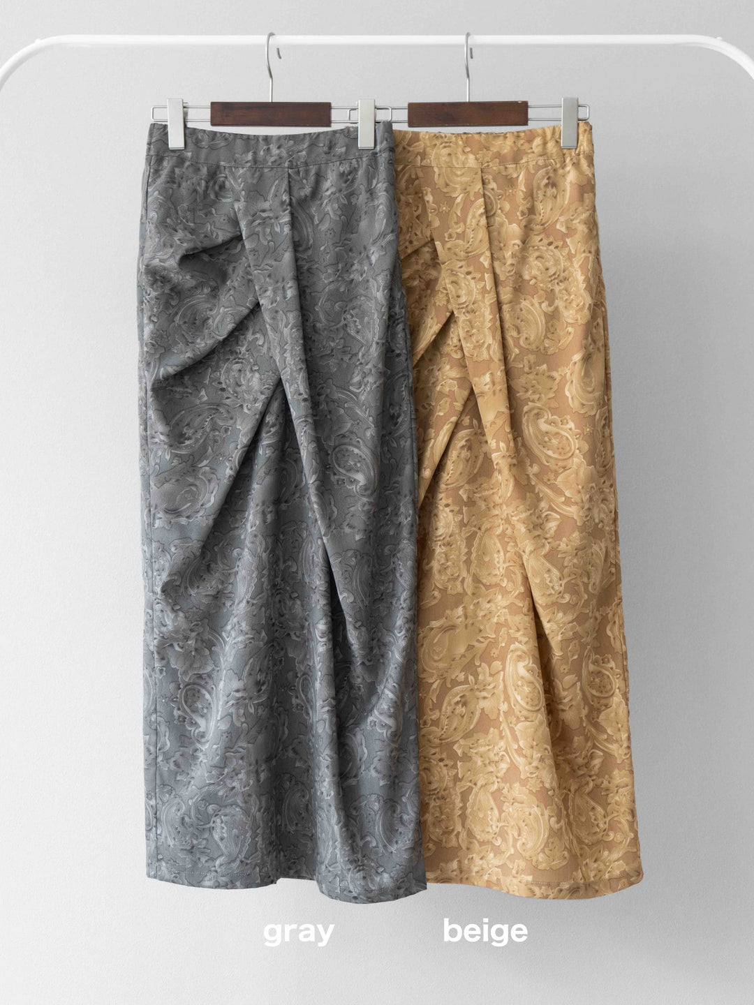 [SET]ペイズリープリントゴールドボタンブラウス+ペイズリープリントタックIラインスカート(2set)