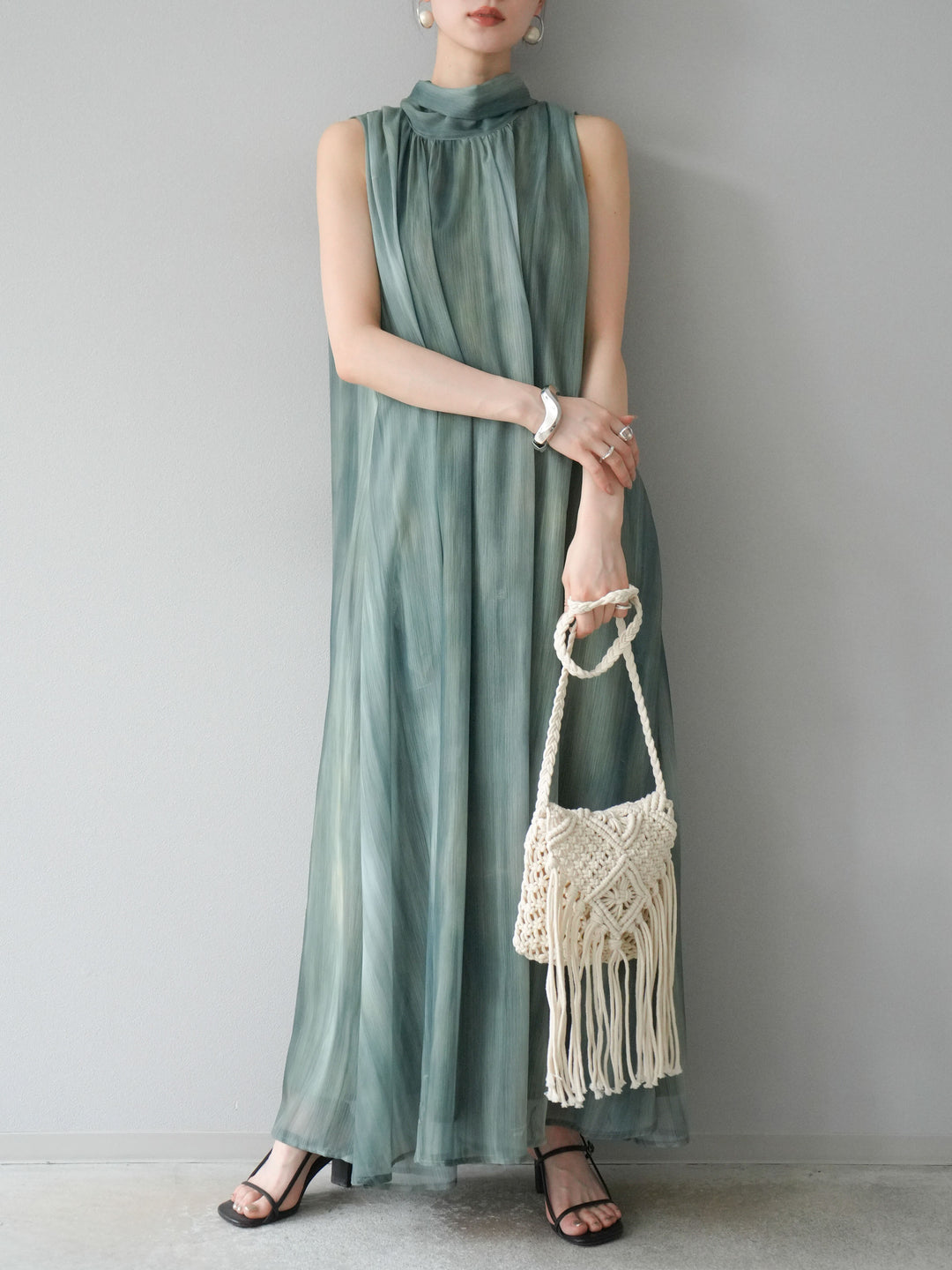 [預購] 精緻圖案掛脖透視洋裝/綠色