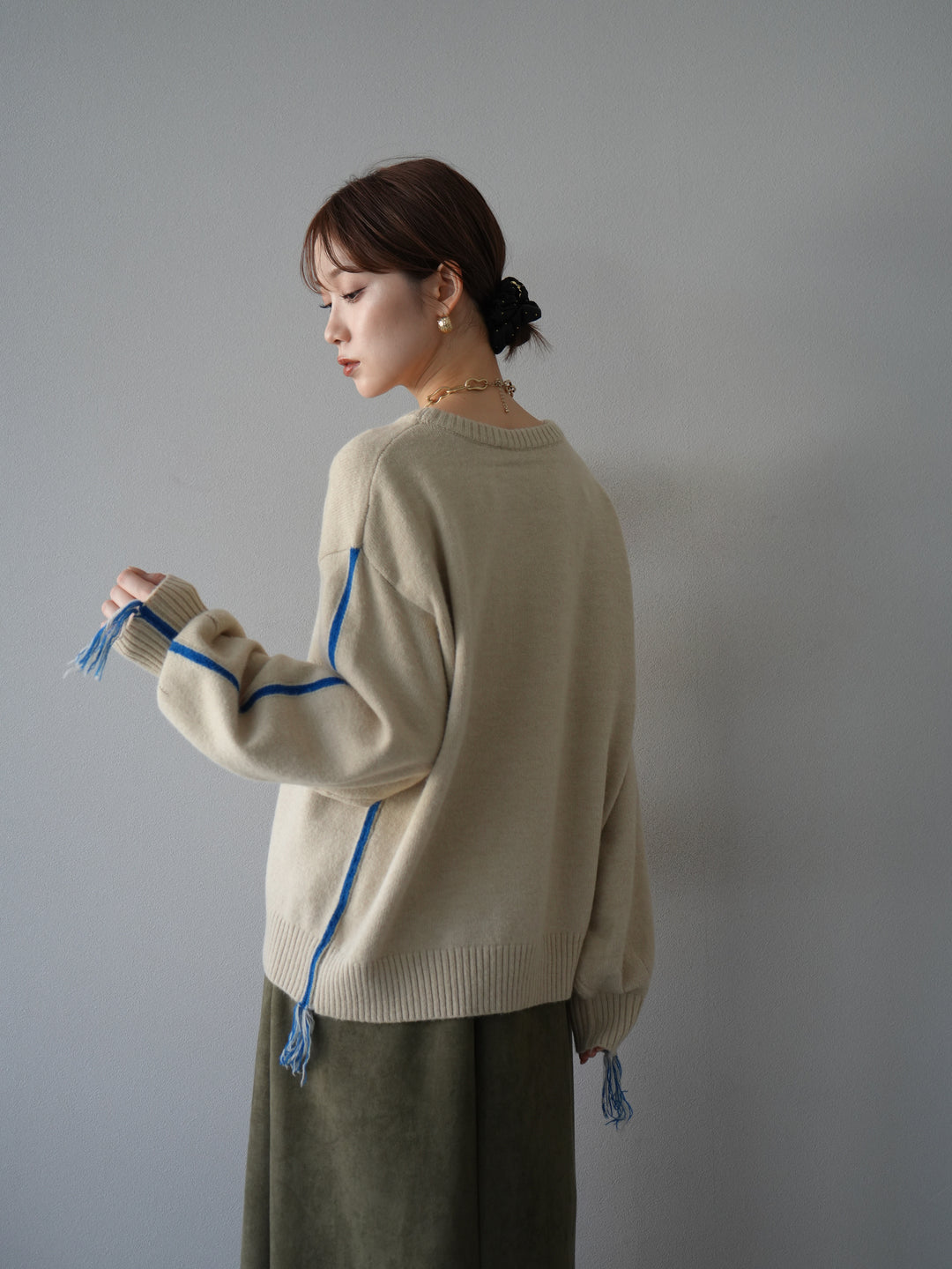 [SET]配色ステッチフリンジニットプルオーバー +選べるアクセセット(2set)