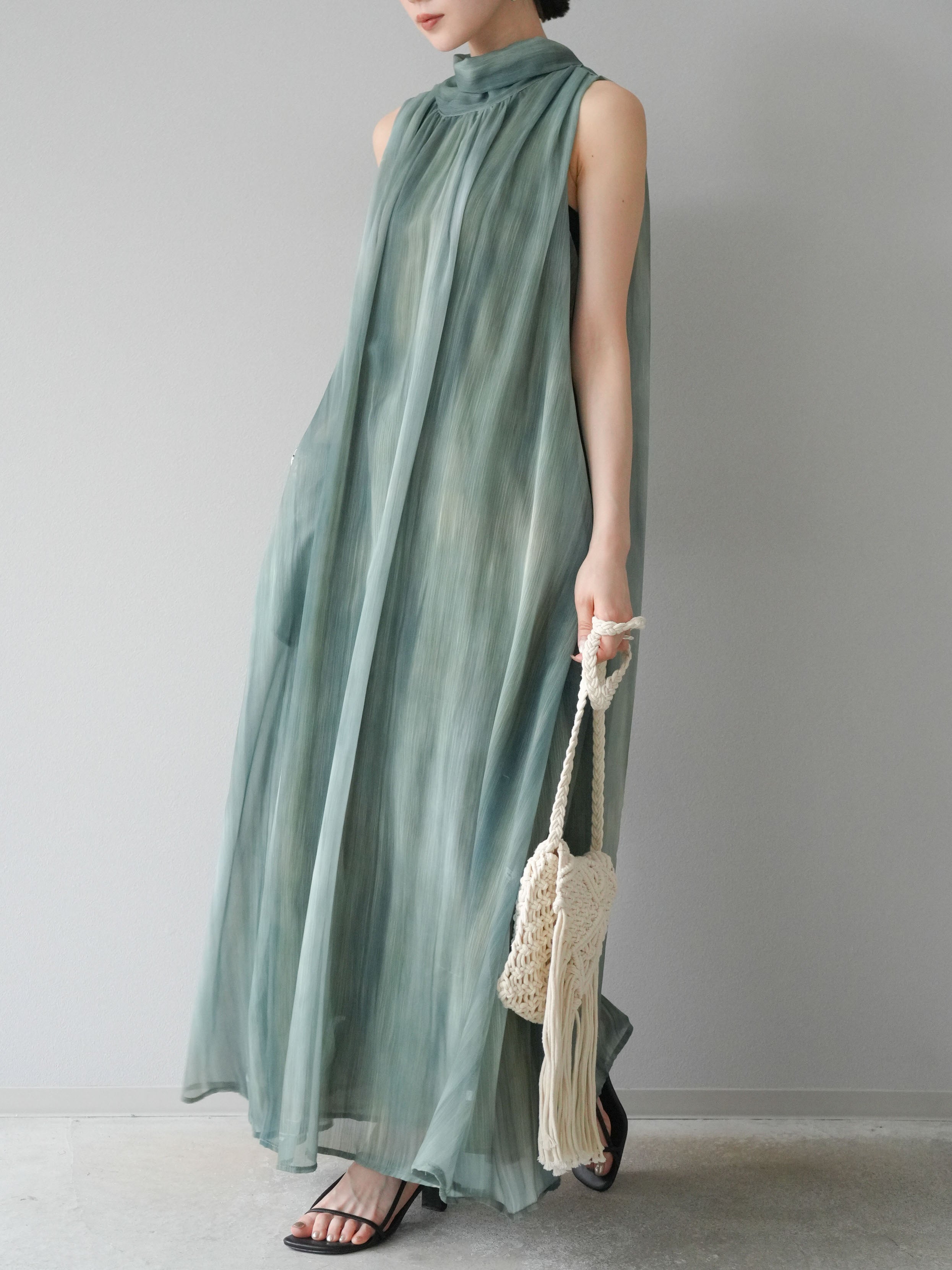 ニュアンス柄ホルターネックシアーワンピース 予約]ニュアンス柄ホルターネックシアーワンピース/グリーン