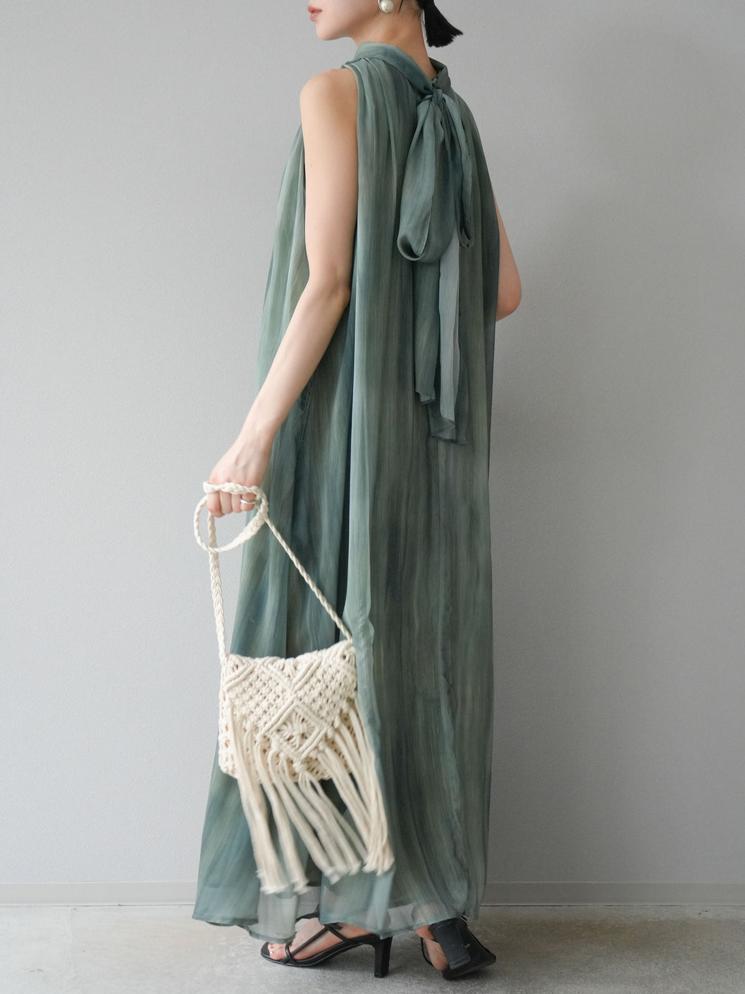 [預購] 精緻圖案掛脖透視洋裝/綠色