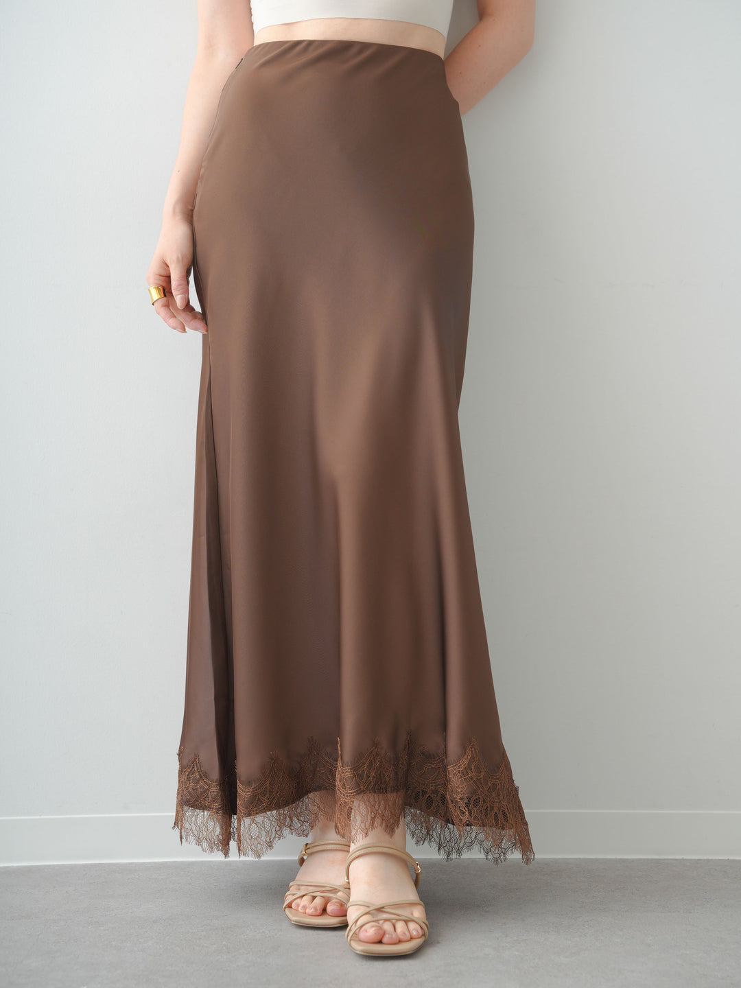 [予約]レースヘムサテンIラインスカート/brown