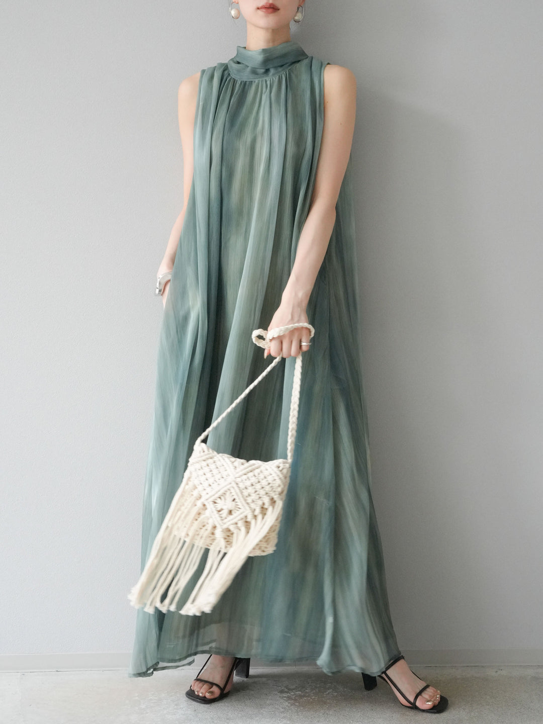 [預購] 精緻圖案掛脖透視洋裝/綠色