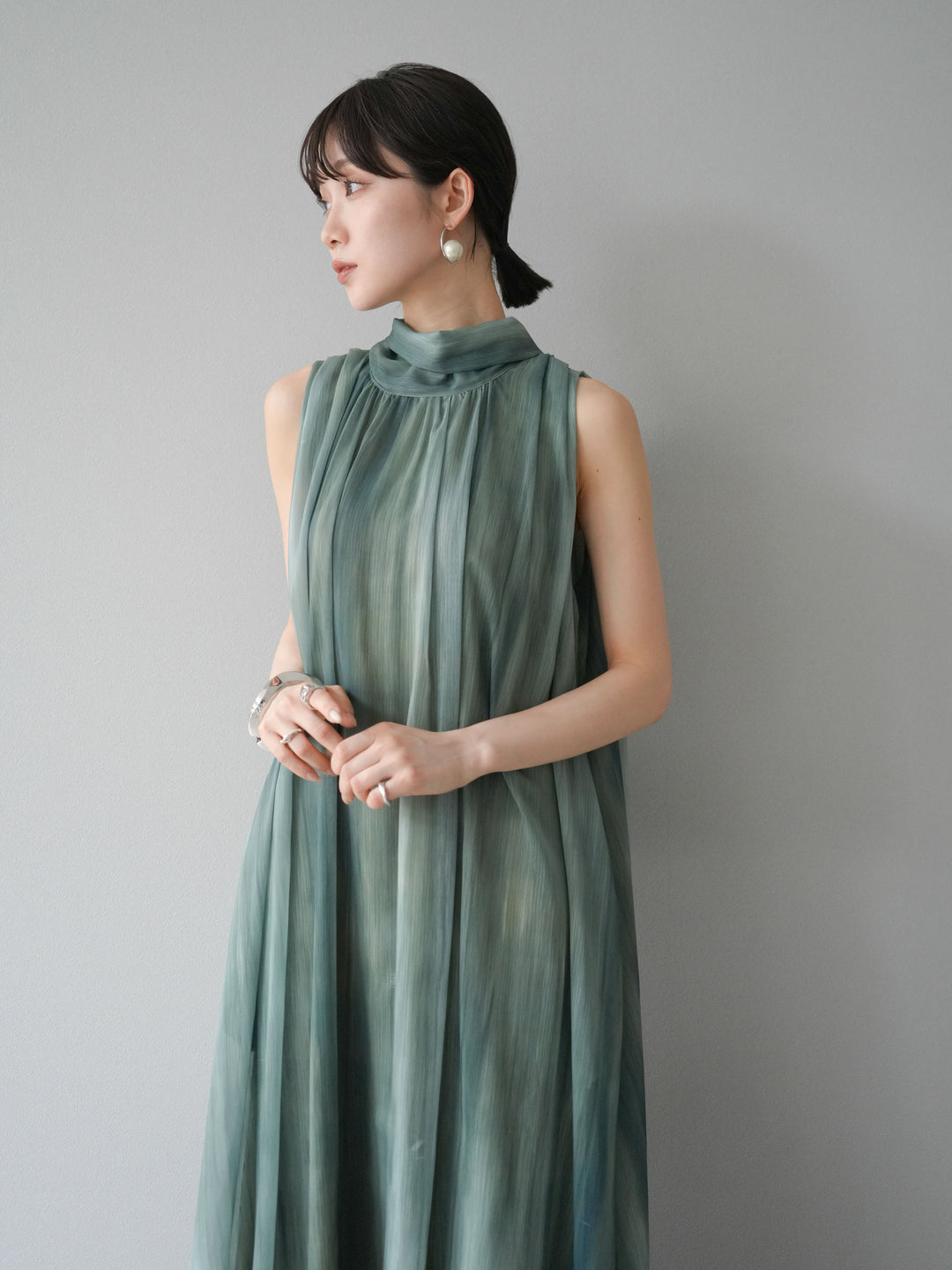 [預購] 精緻圖案掛脖透視洋裝/綠色