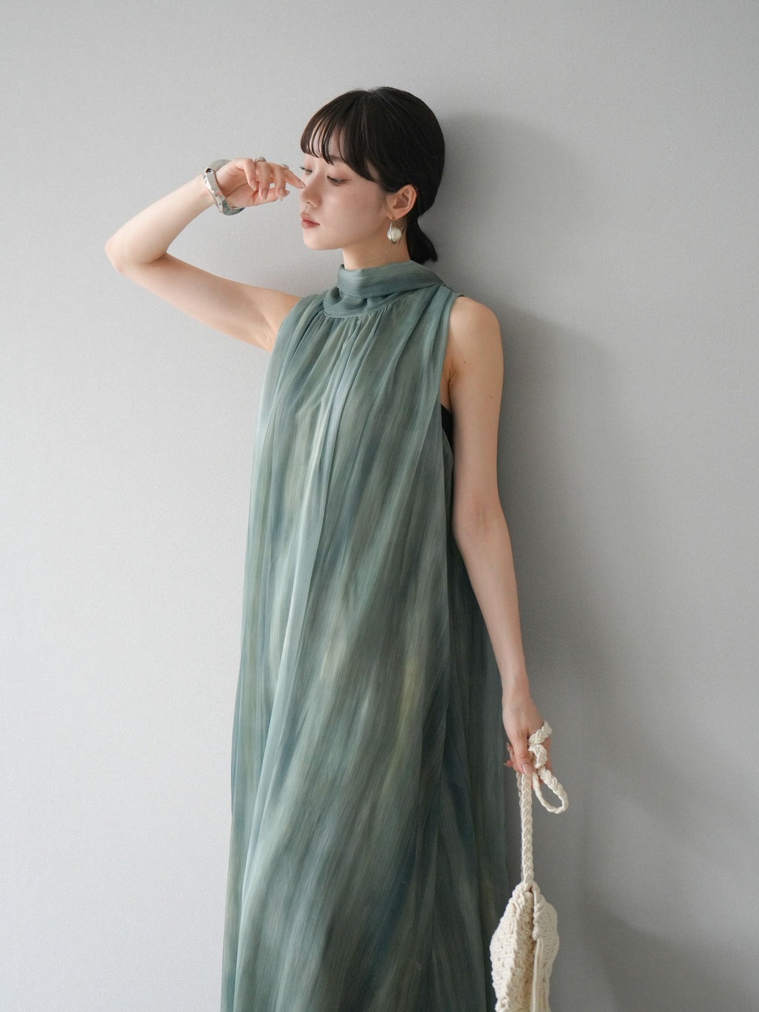 [預購] 精緻圖案掛脖透視洋裝/綠色