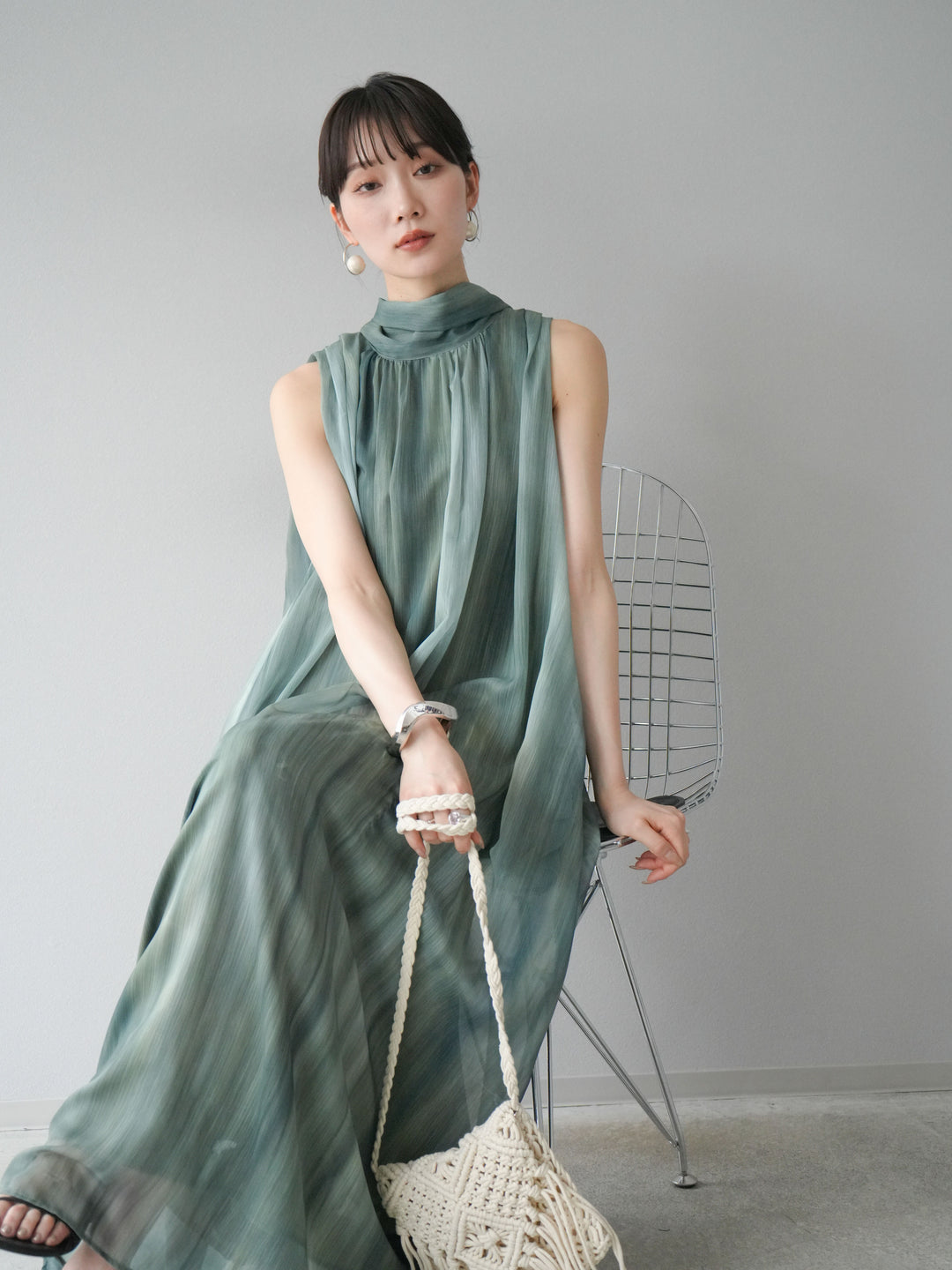 [預購] 精緻圖案掛脖透視洋裝/綠色