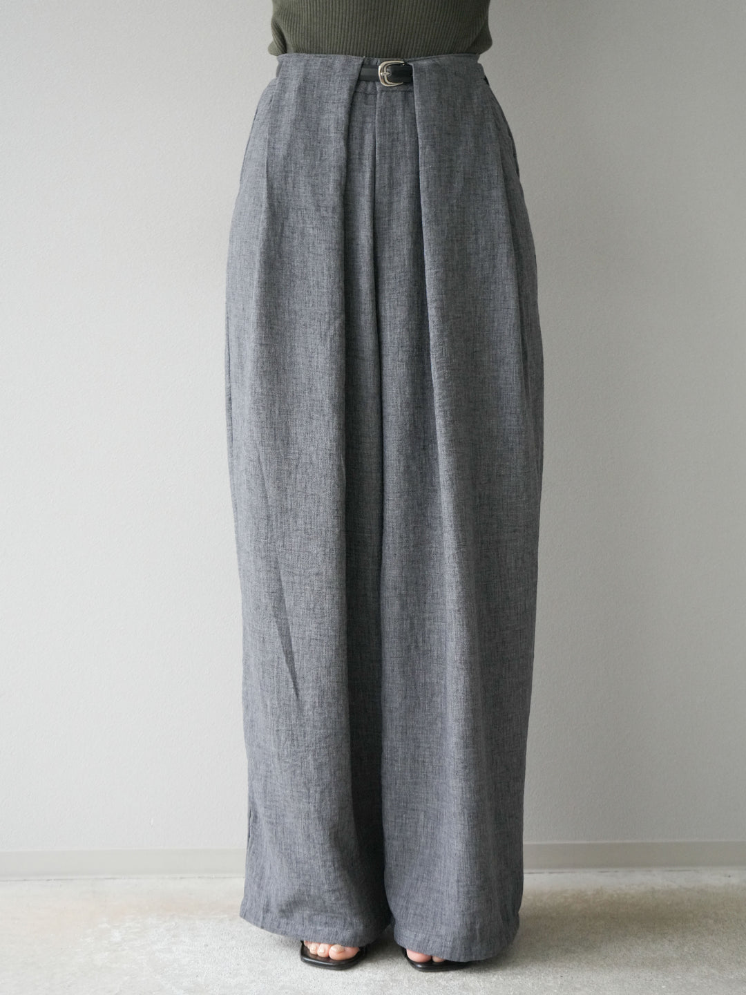 [予約]リネンライクベルト付タックループワイドパンツ/ブラック