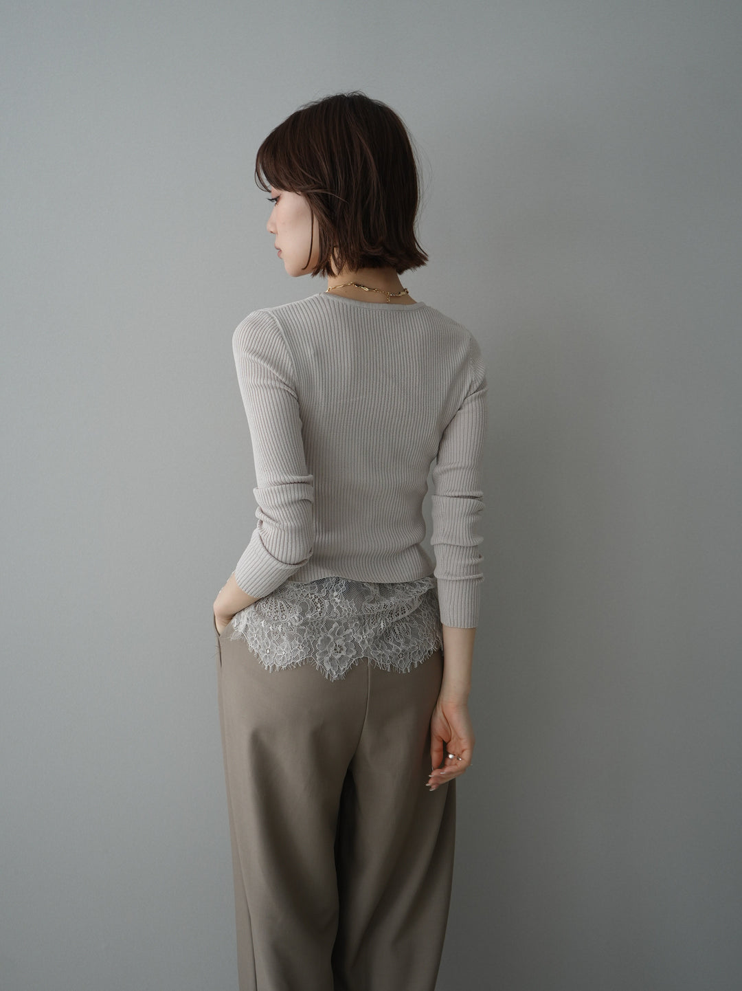 [予約]フロントリボン裾レースリブニットトップス/beige