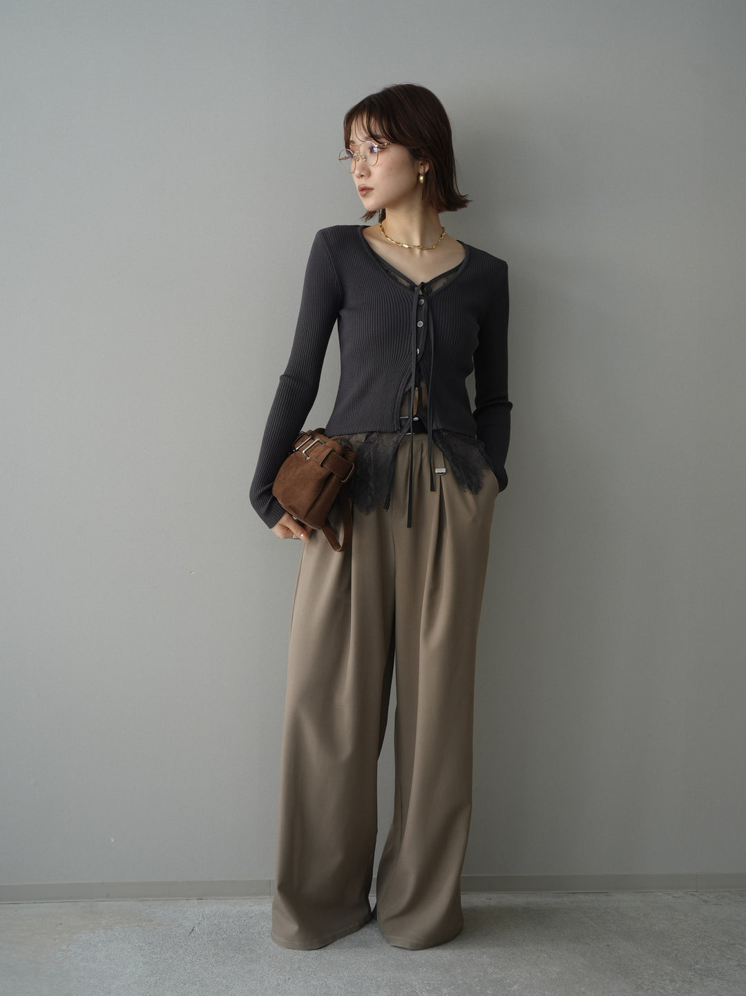 [予約]フロントリボン裾レースリブニットトップス/charcoal