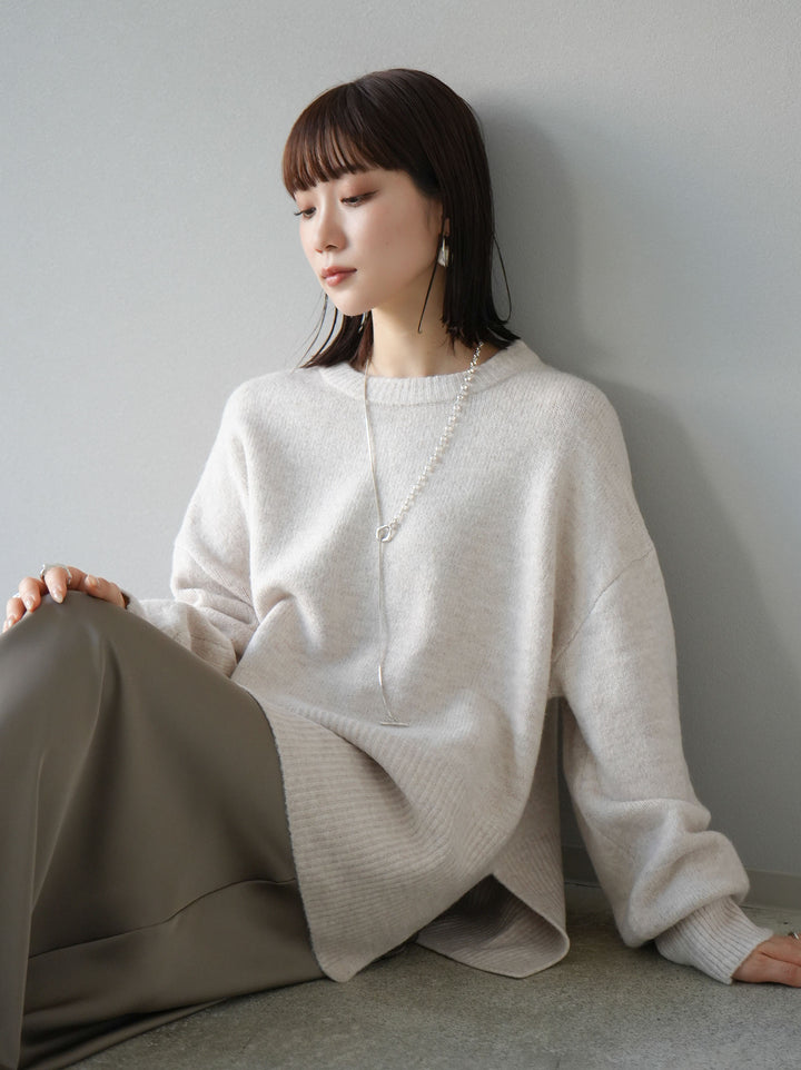 [予約]サイドスリットクルーネックニットプルオーバー/オートミール