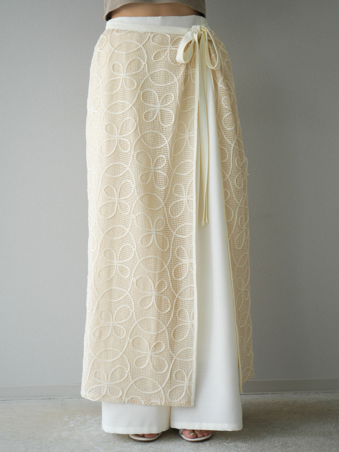 [予約]メッシュコード刺繍ラップスカート/アイボリー