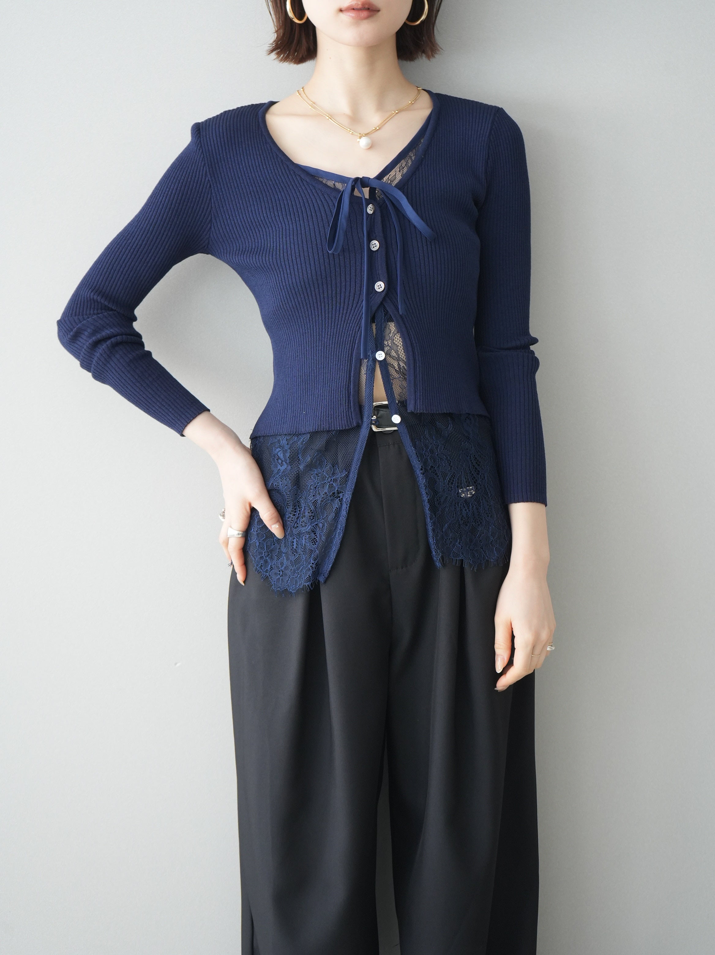 予約]フロントリボン裾レースリブニットトップス/navy – Lumier